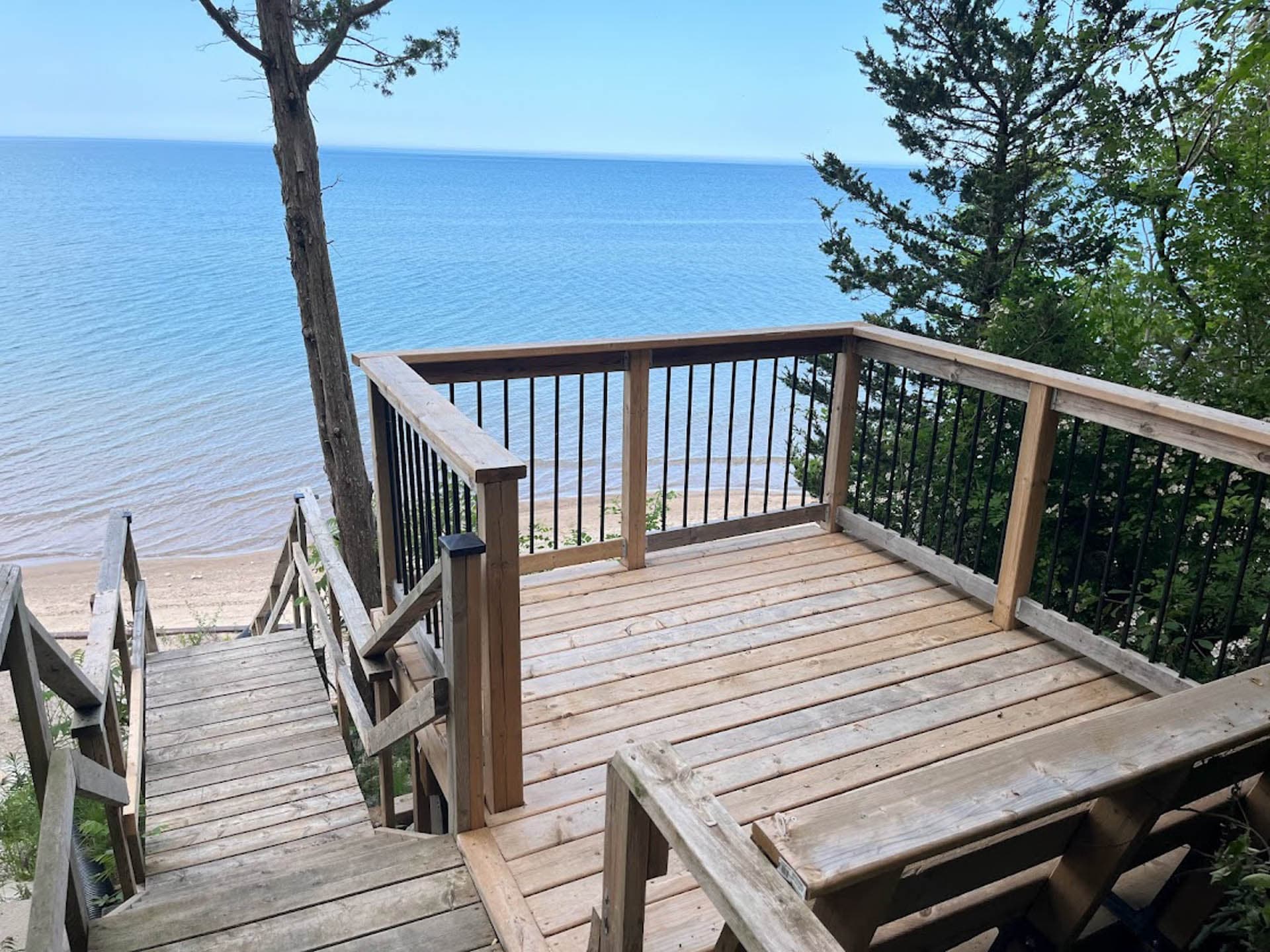 Private lookout before you reach the beach