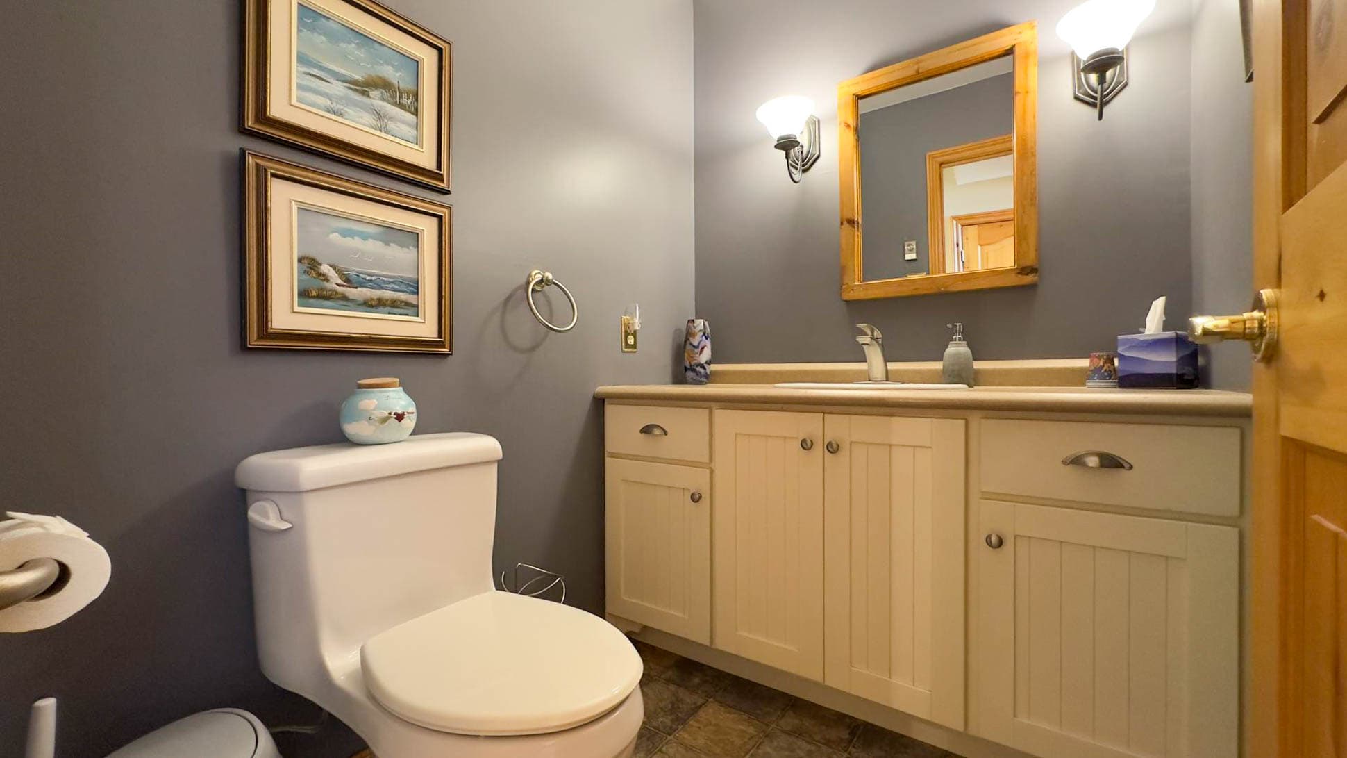 Main 1/2 Bath