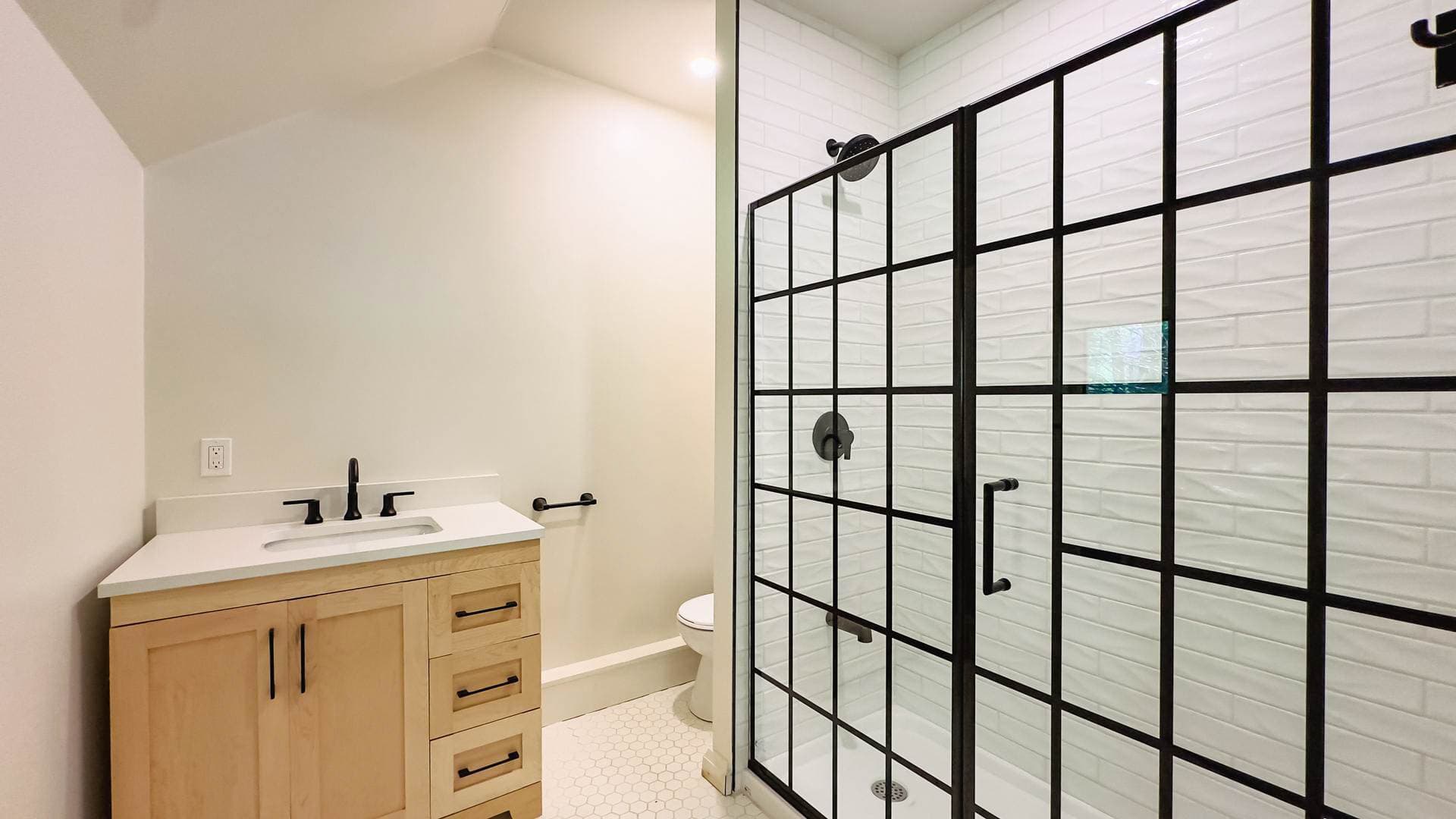 Another 3 Piece Bathroom in the Coachhouse