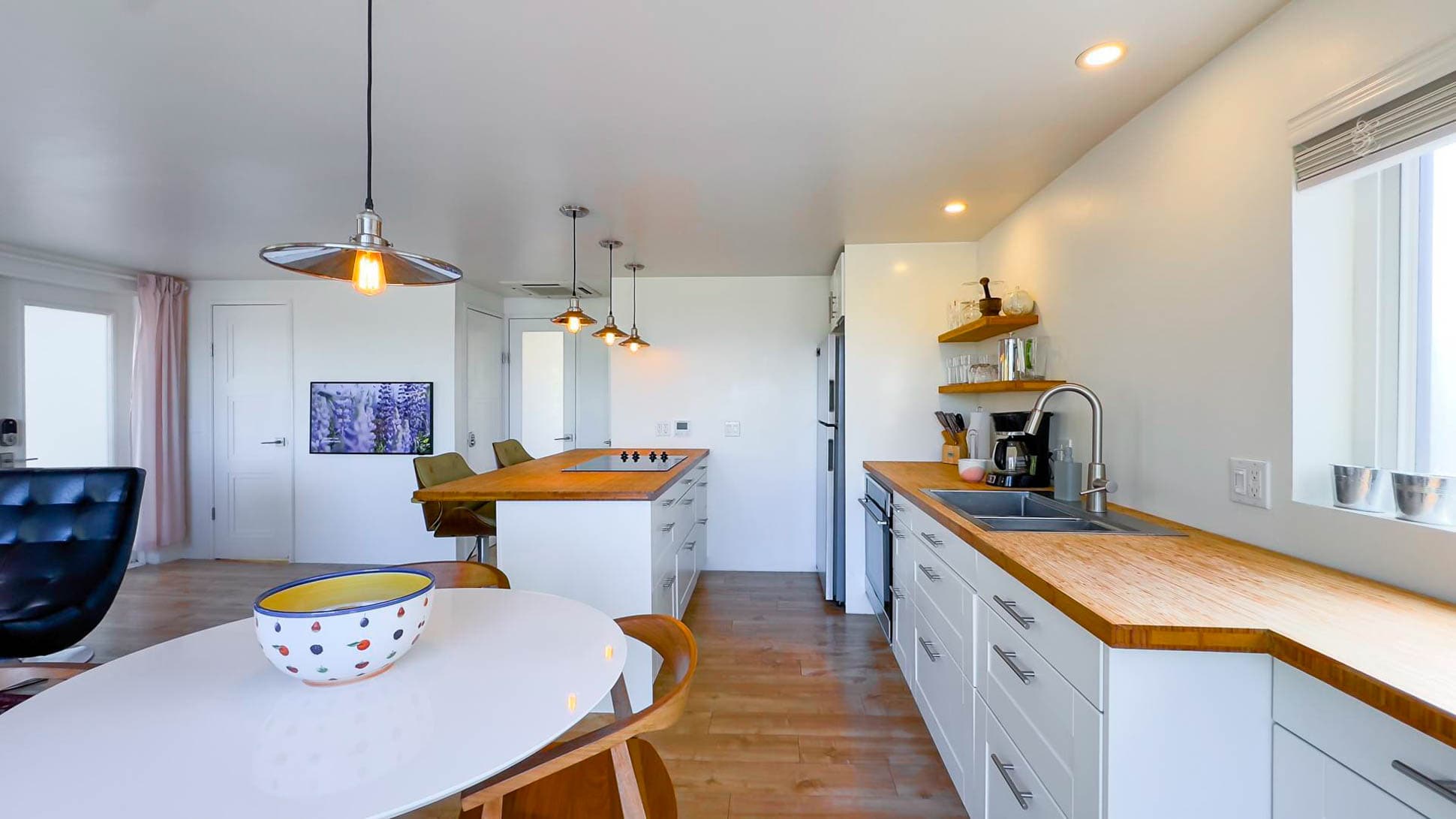 Every meal is a little better with a kitchen like this!