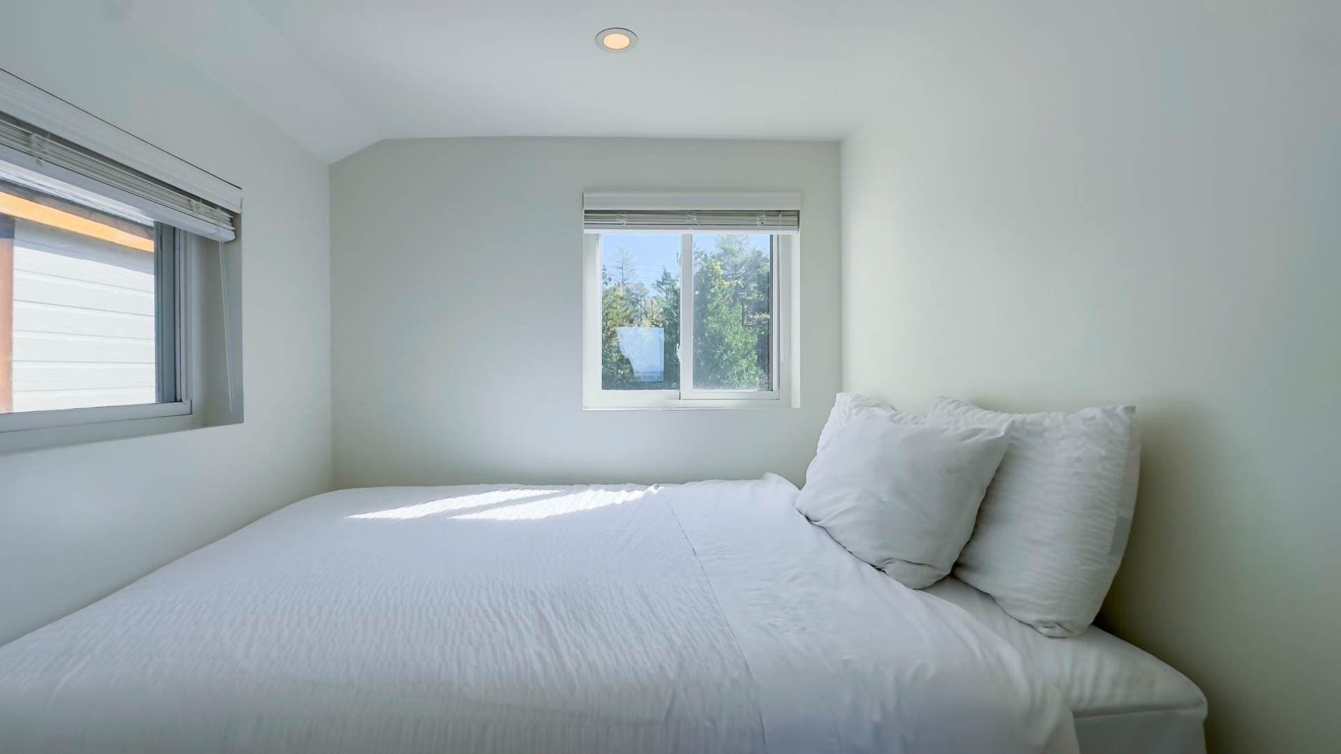Bedroom 2 with Queen Bed