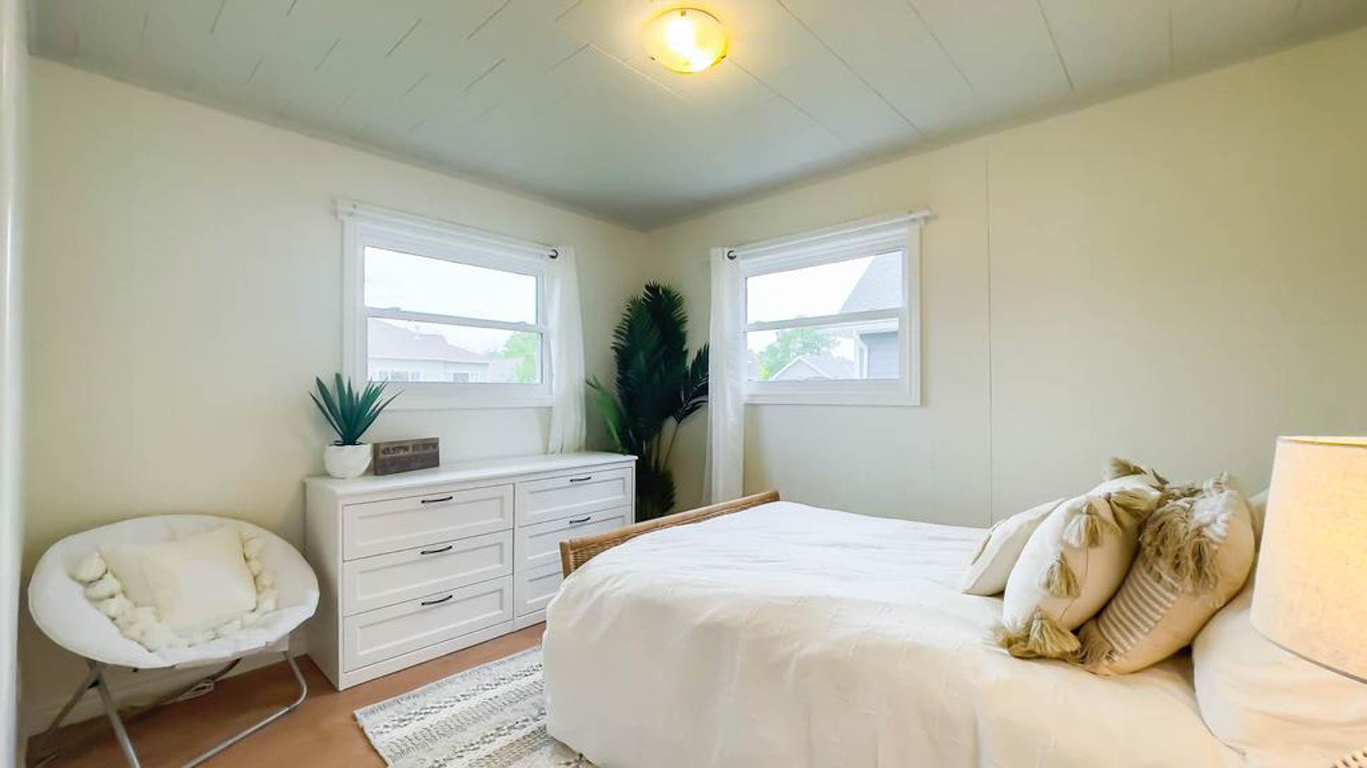 BR2 Double bed main floor