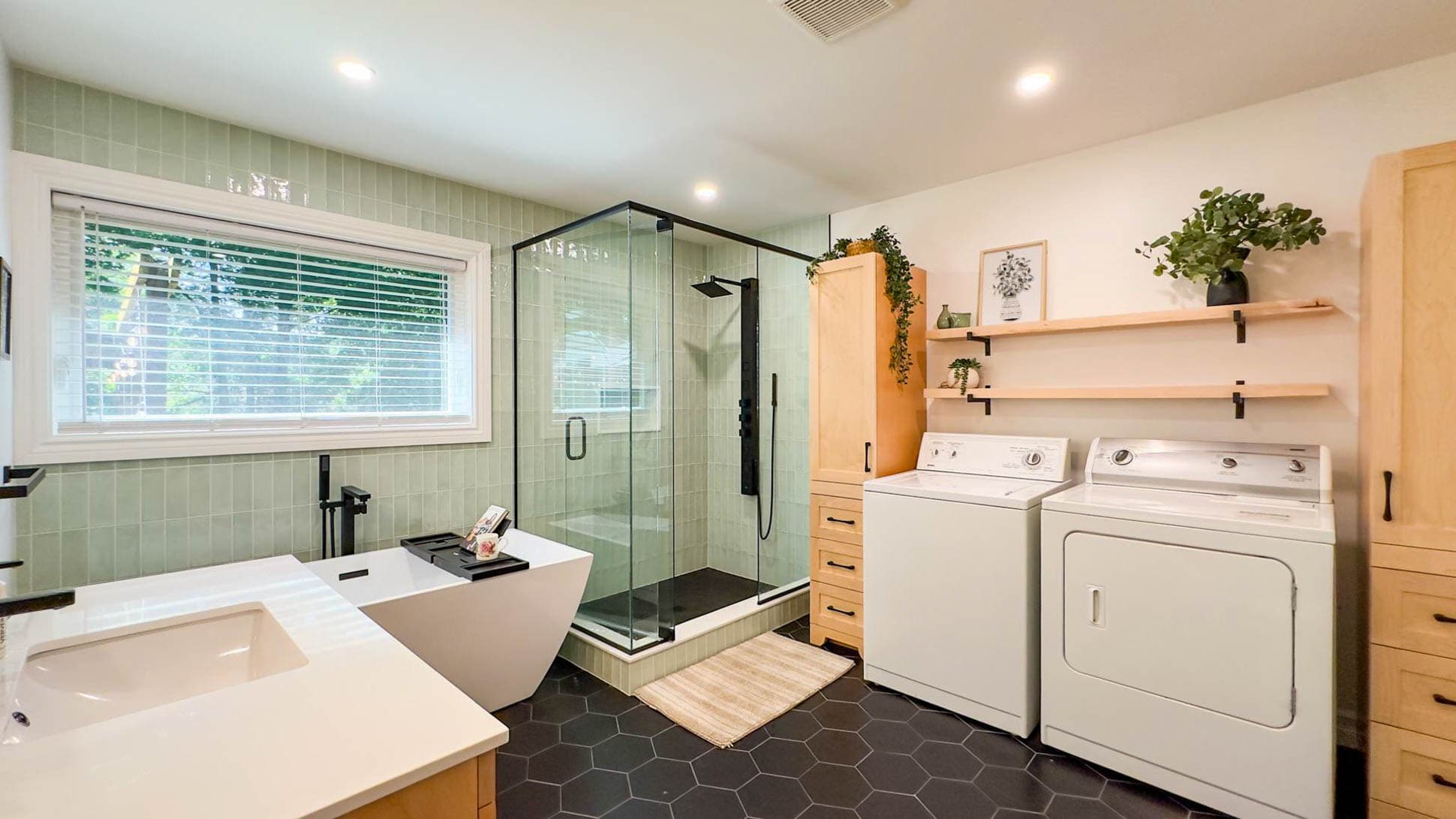 Luxury 4 Piece Bathroom/Laundry Room