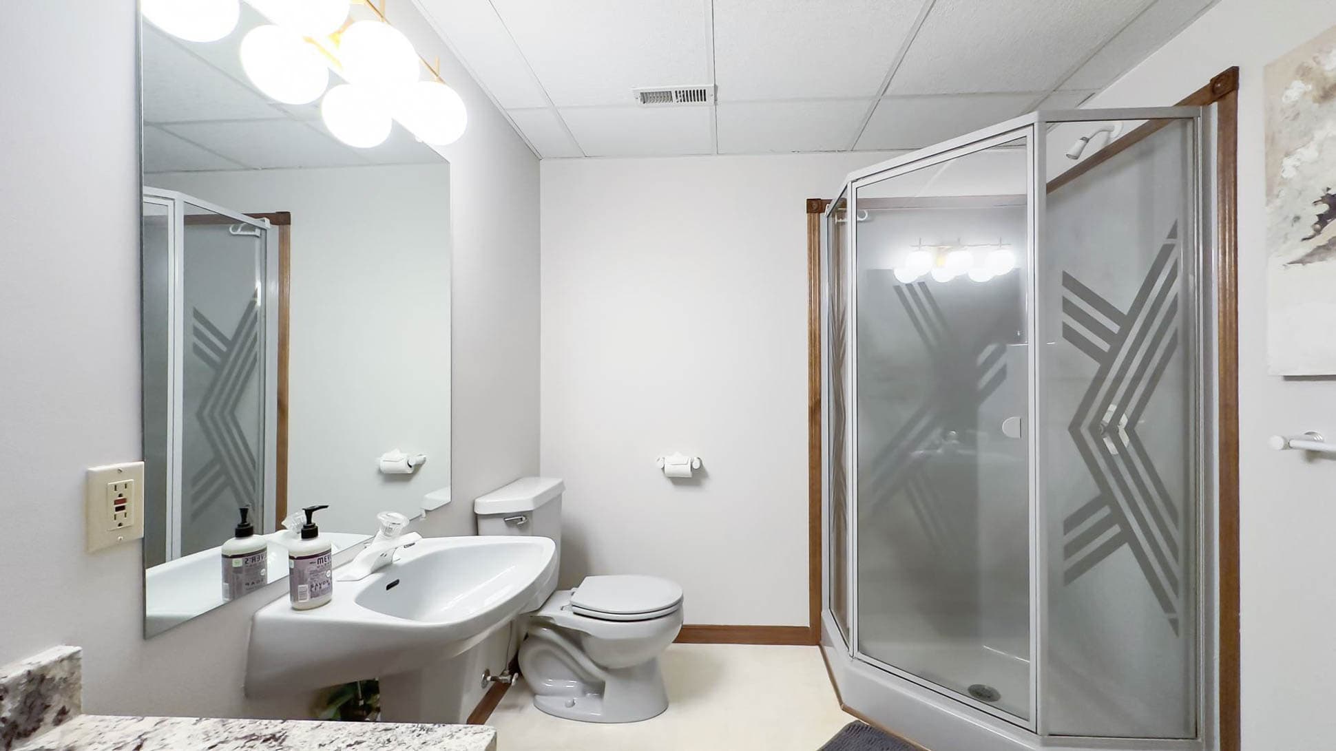 Bathroom 3, lower 3 piece