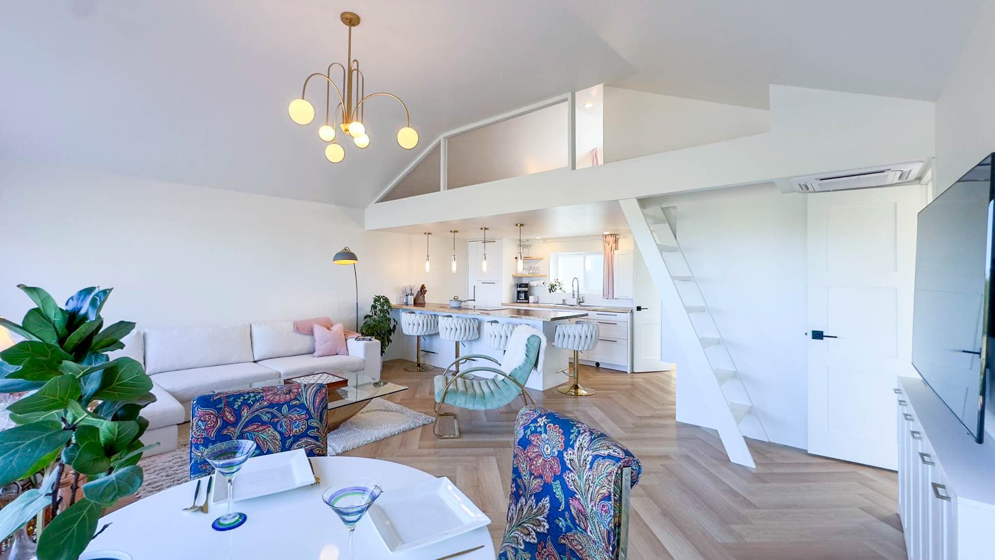 Flow freely between cooking, dining, and lounging