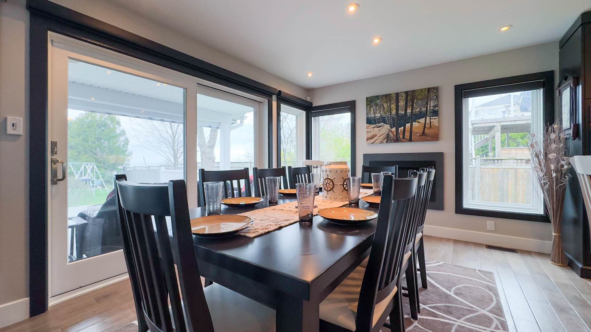 Gather ‘round for meals with a view