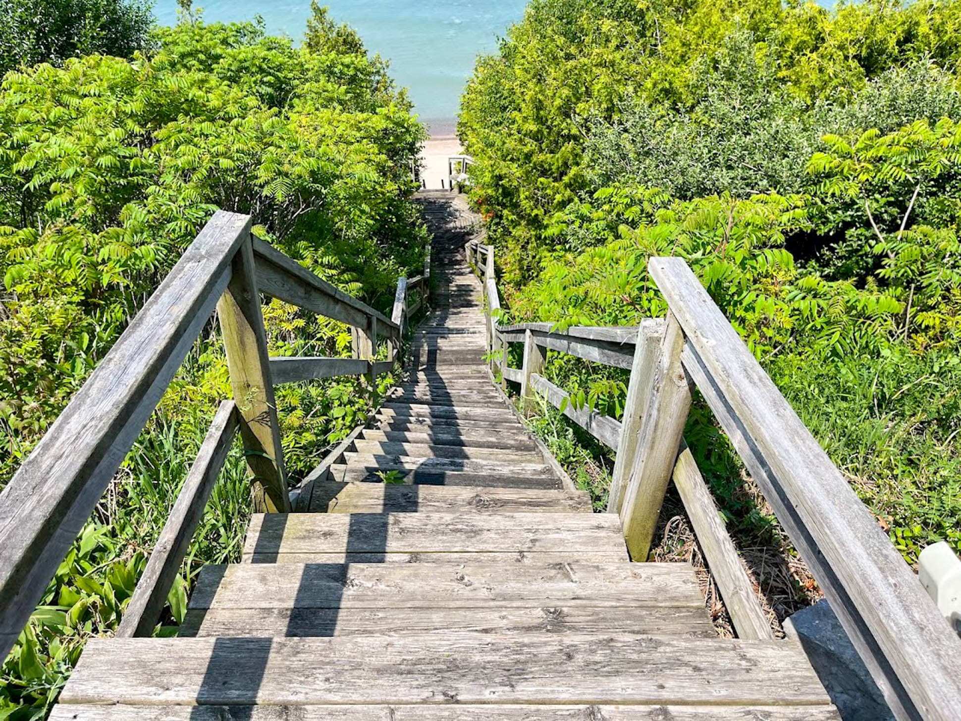 Its not as bad as it looks!
Approx. 80 stairs lead straight to the lake