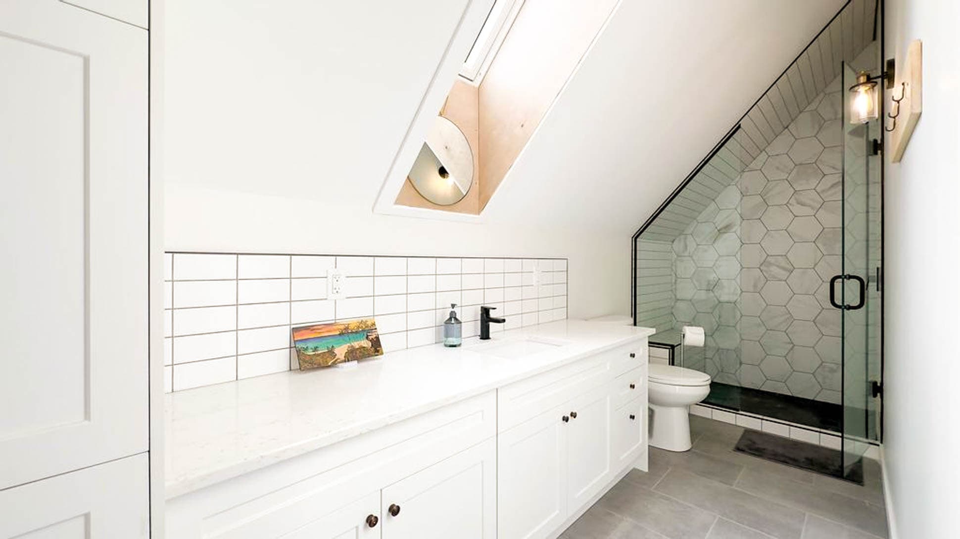 Second bathroom, 4 piece
