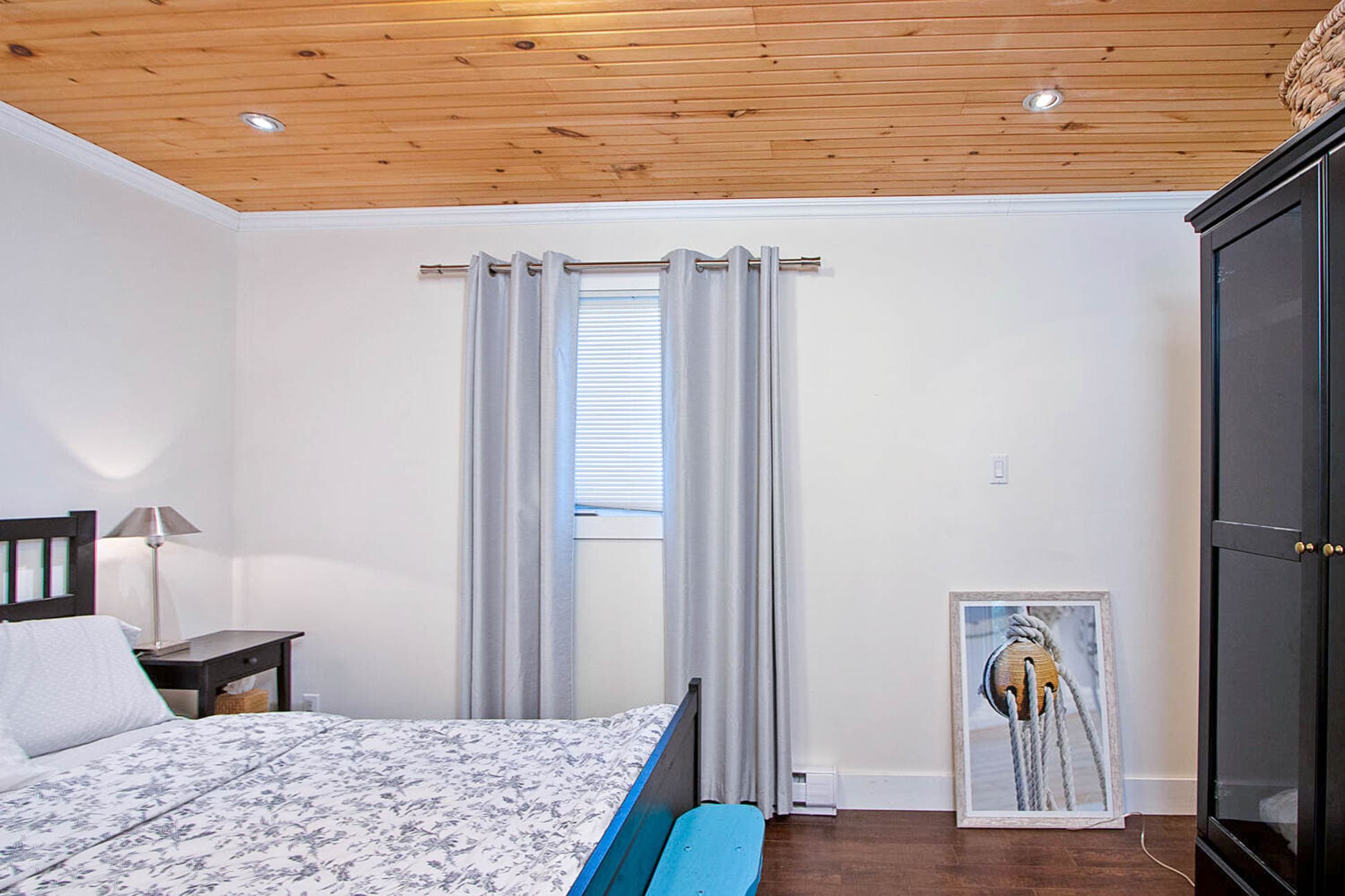 It's hard to tell but this is a nice size bedroom