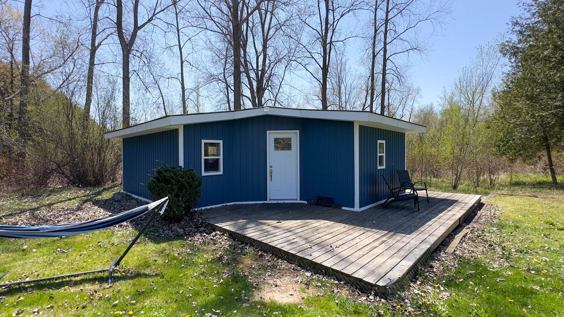 Naps with gentle breeze in the hammock - in front of the Bunkie