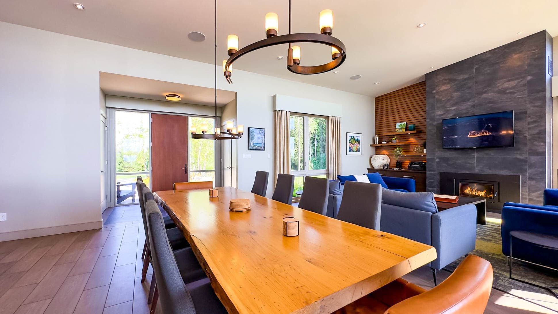 A table for memories, with a view to remember