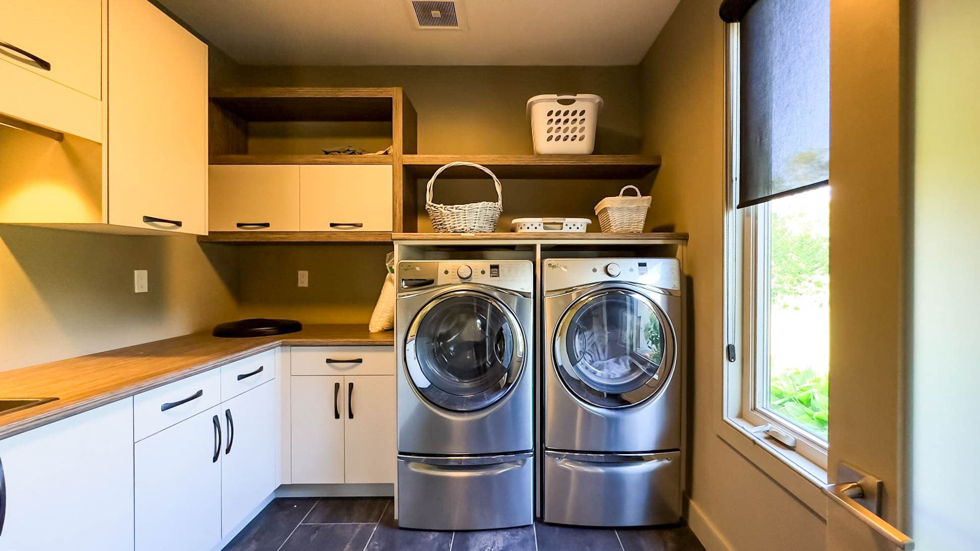 Large laundry Room on Main floor