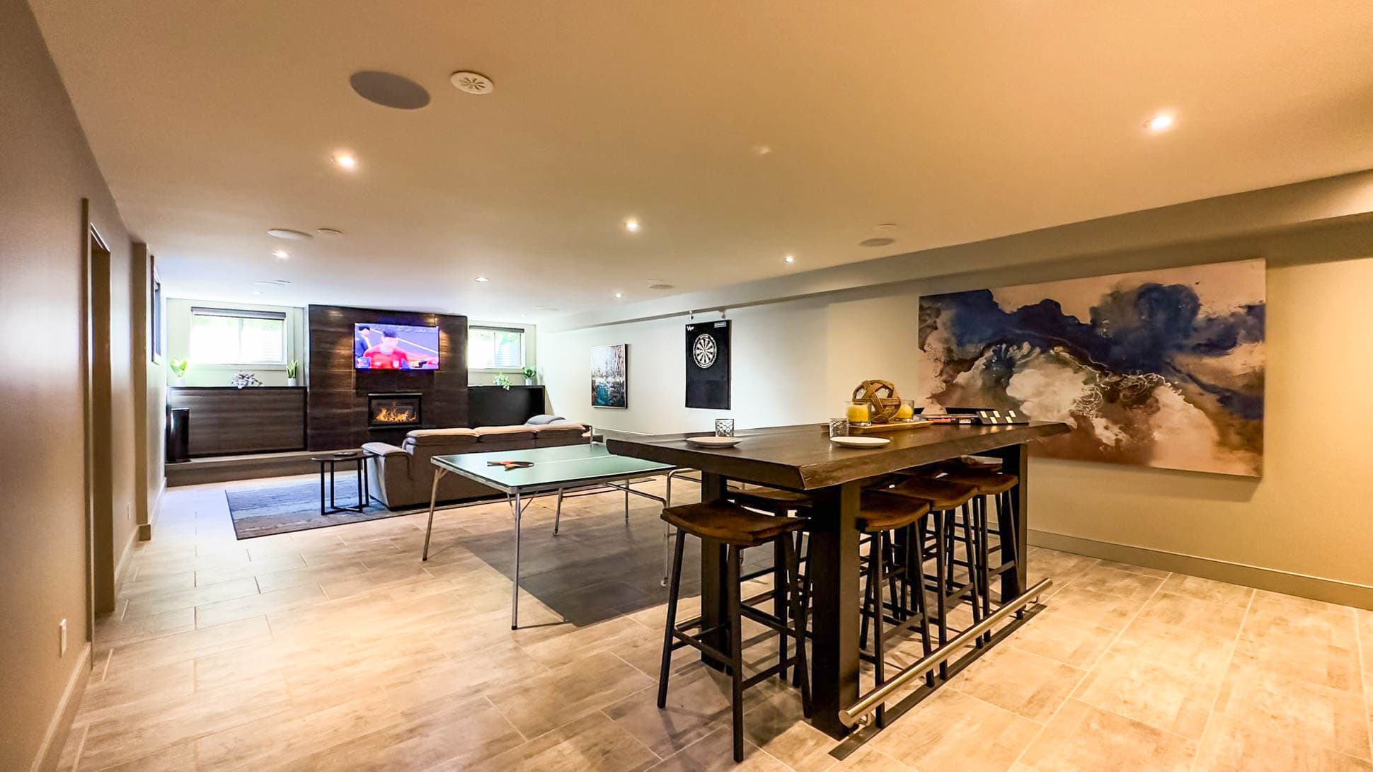 Games Room with Bar downstairs