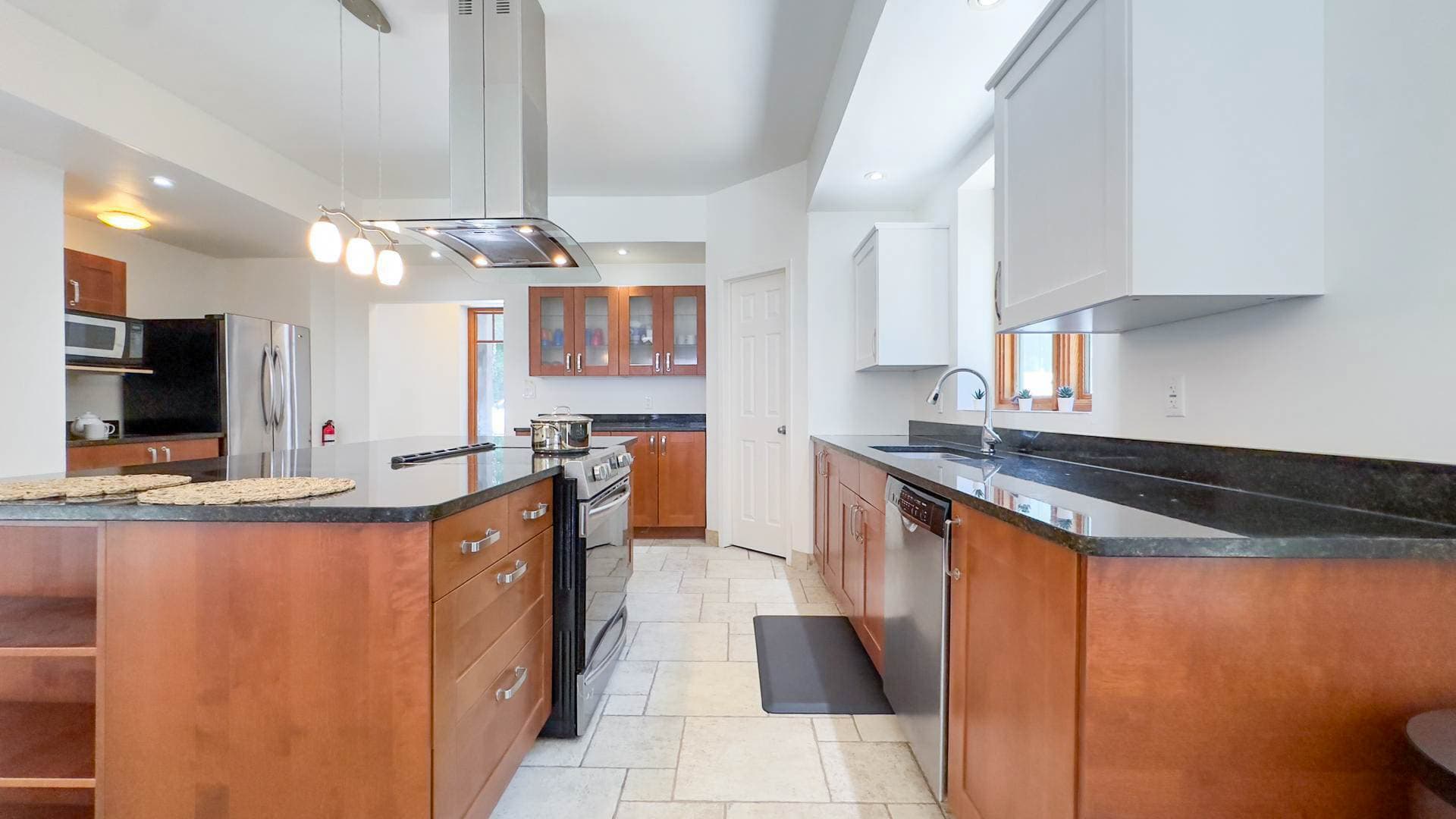 Beautiful, modern kitchen