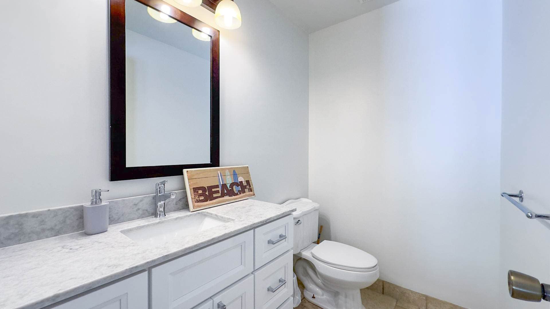 1/2 Bath off the Main living area