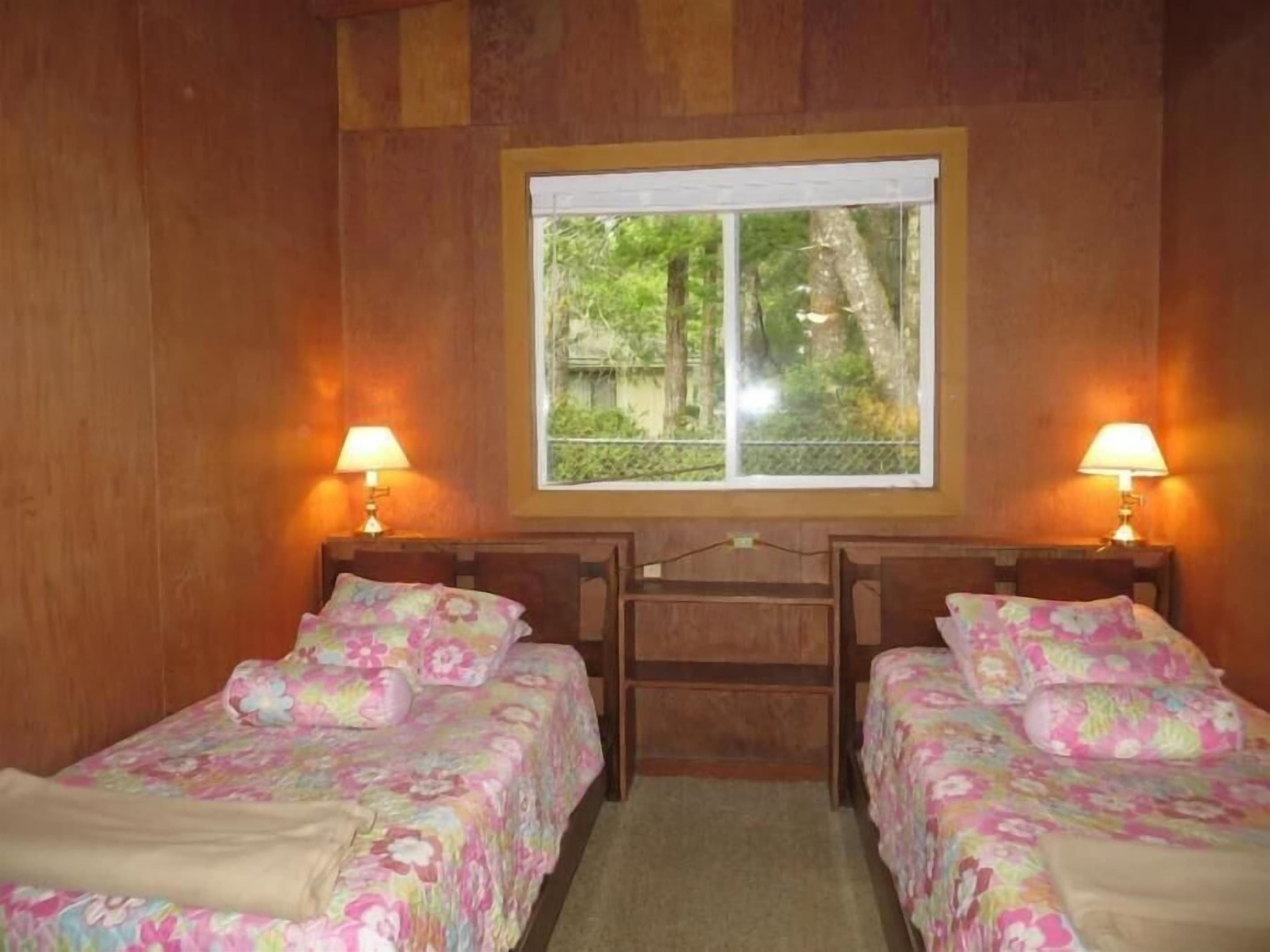 twin bedroom