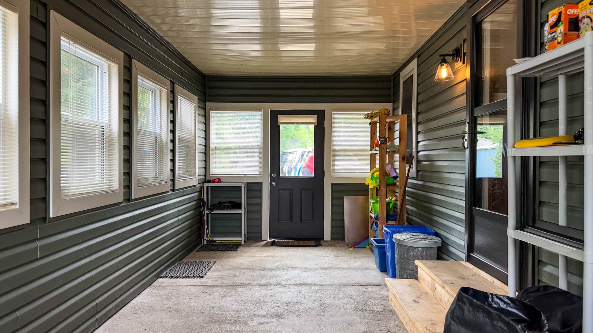 Cottage entrance - can store your bike and beach essentials