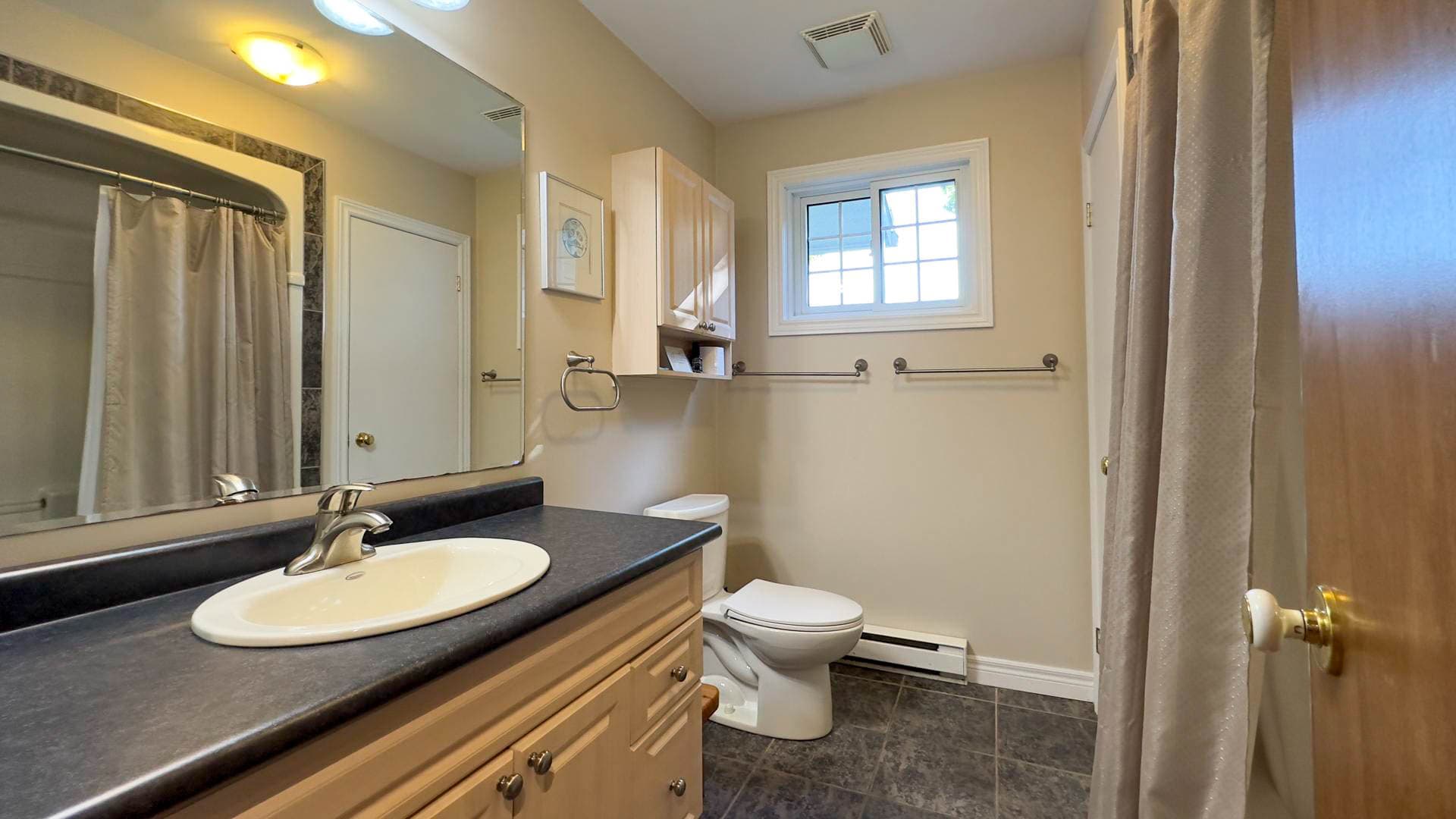 Main Floor 4 Piece Bathroom