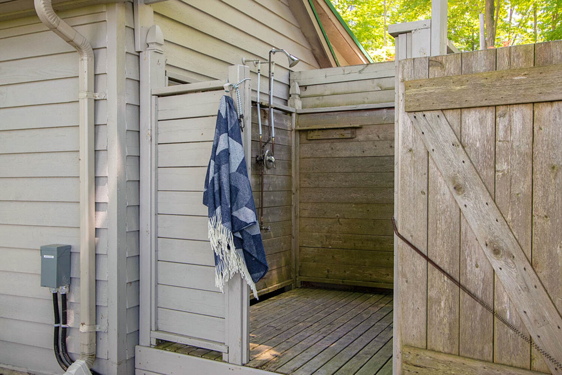 Outdoor Shower-get all that sand off