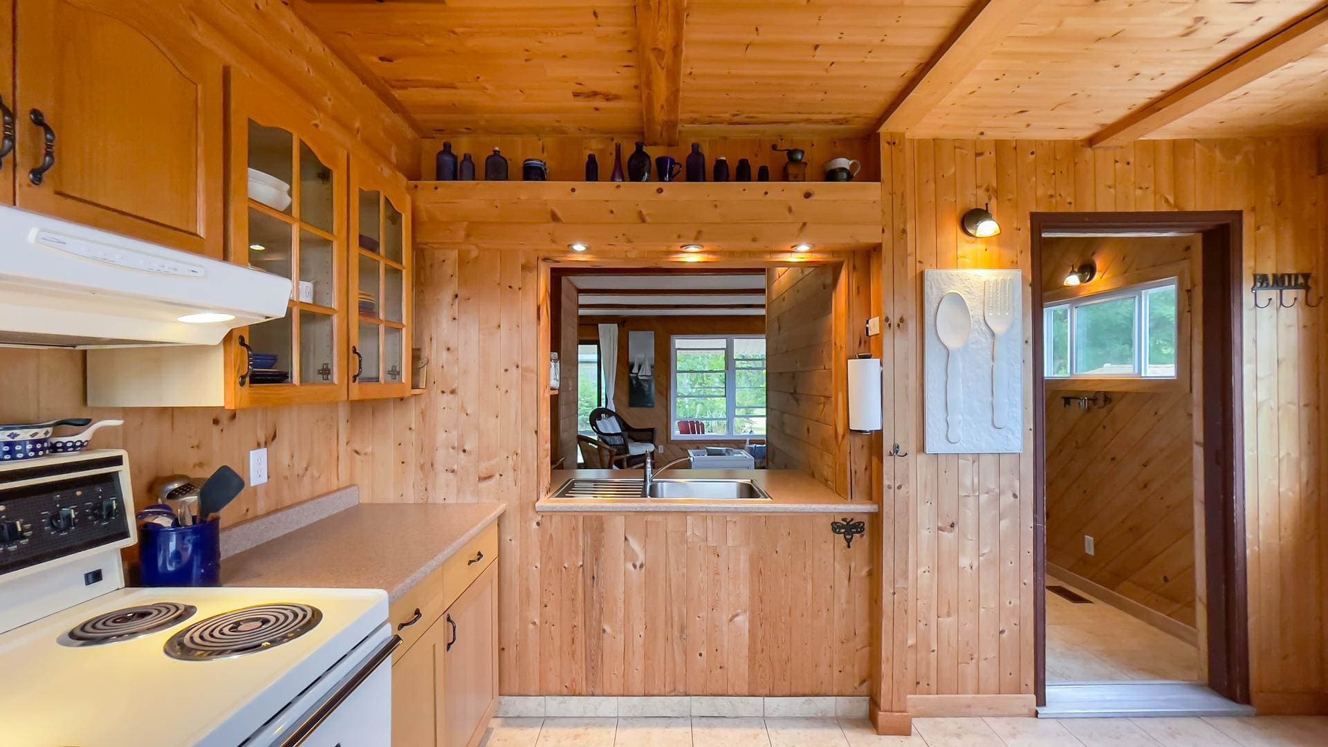Passthrough to drink station and living room