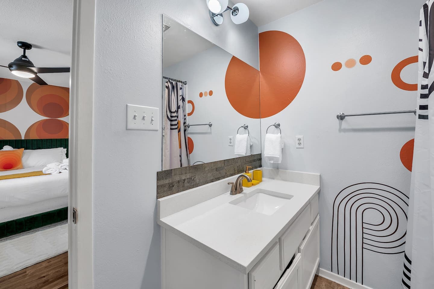 Elegance and refinement in our bathroom.