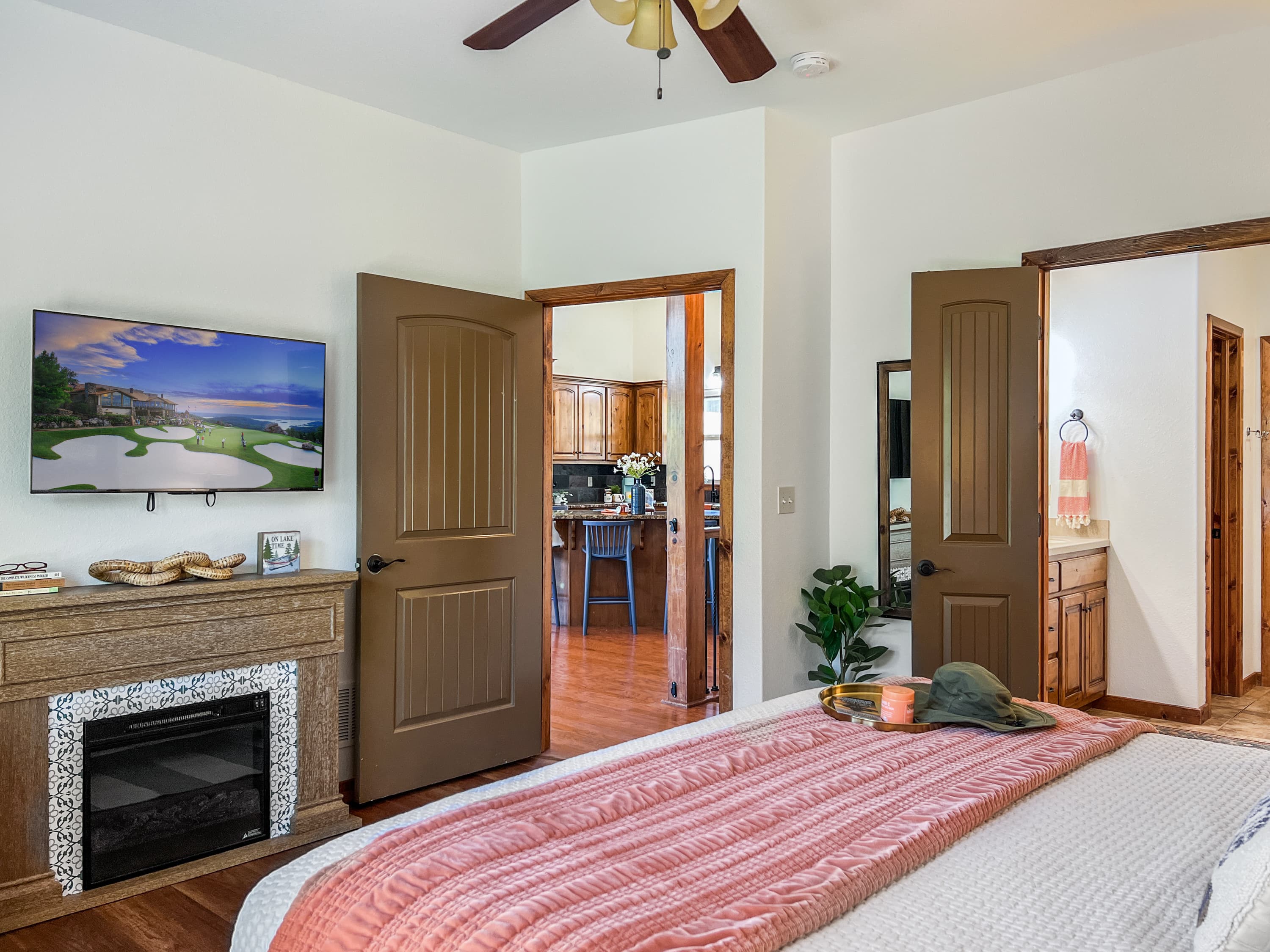 Wake up refreshed and step directly into your private en-suite — the whole morning is yours