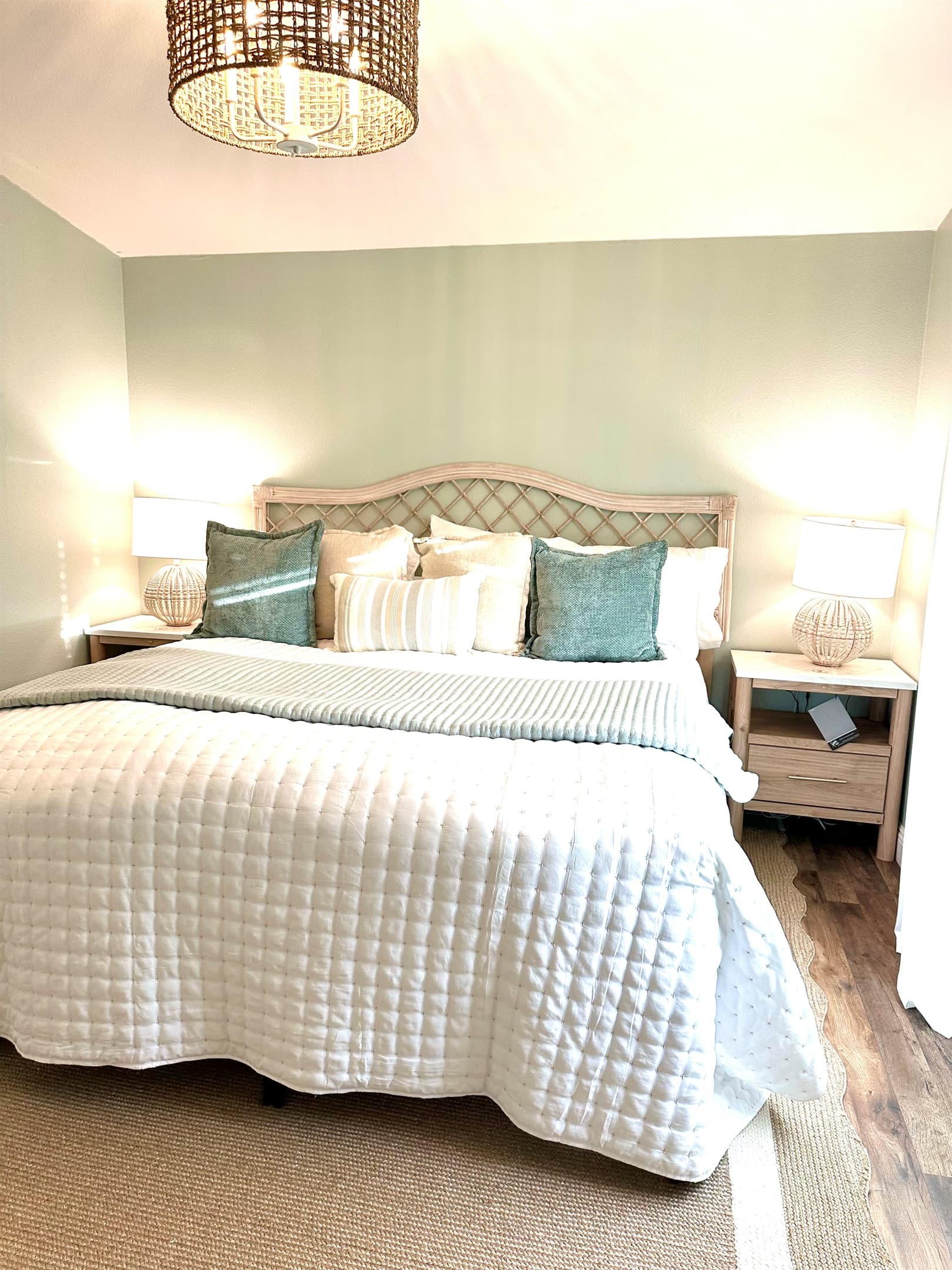 King Suite - Relaxing California Coastal Vibe