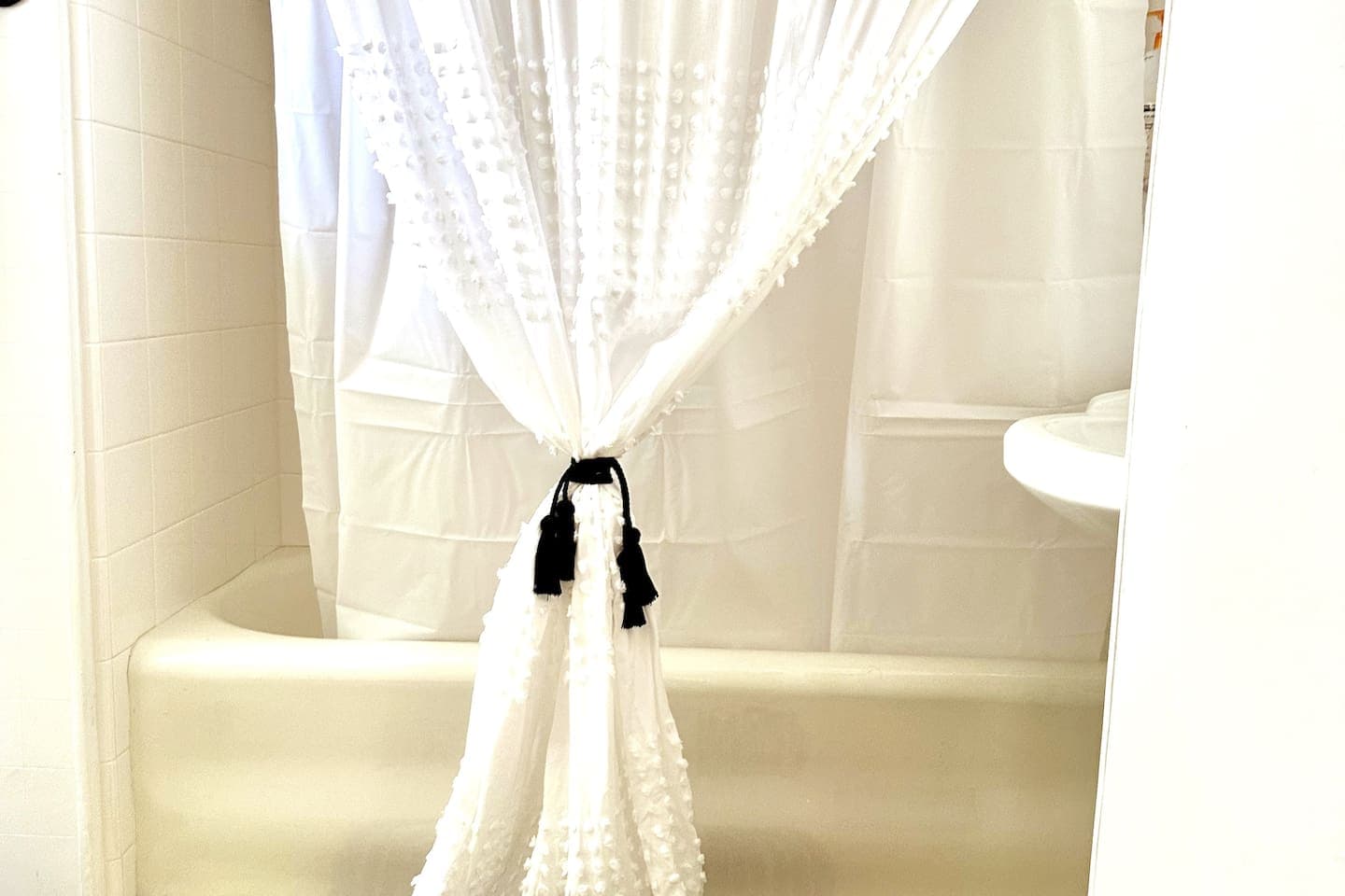Master Bedroom -En Suite Bath  - Soak the worries away in a bubble bath with a local sparkling wine!  