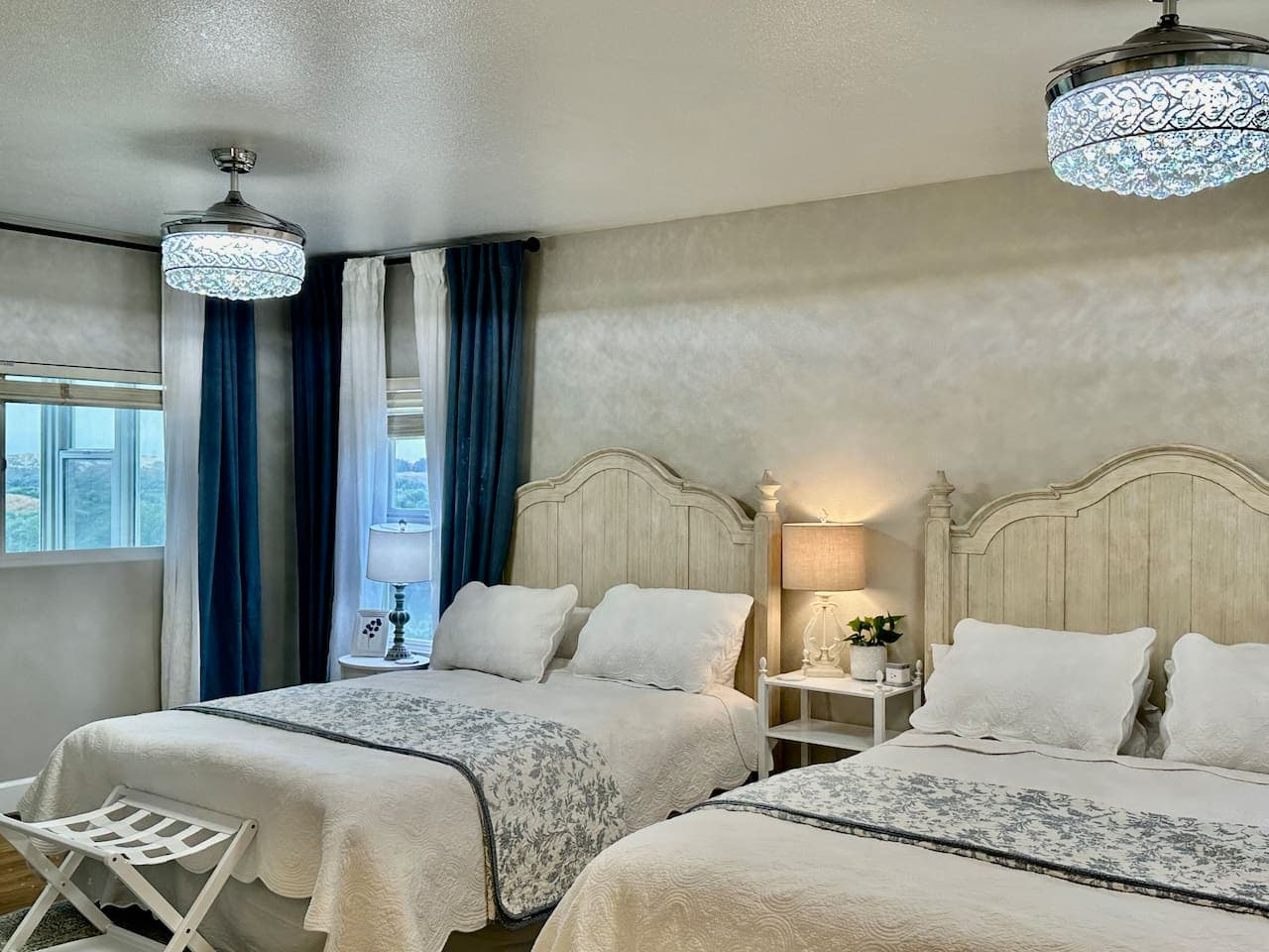 We’ll treat you like a Queen  in the Queen Suite!!!