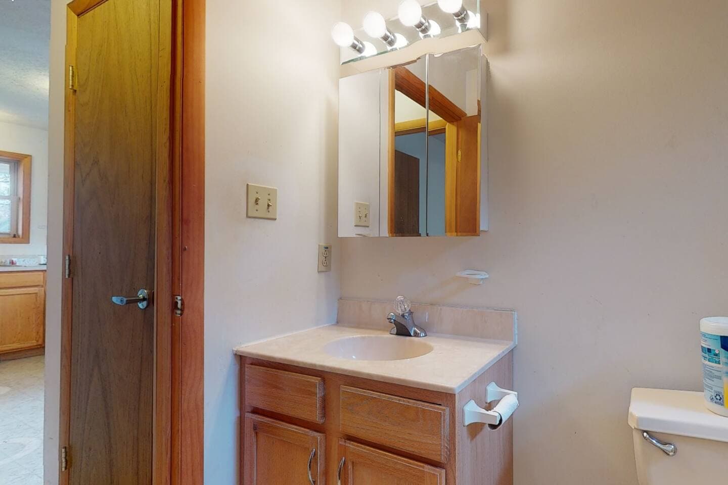 2nd Floor - Bathroom