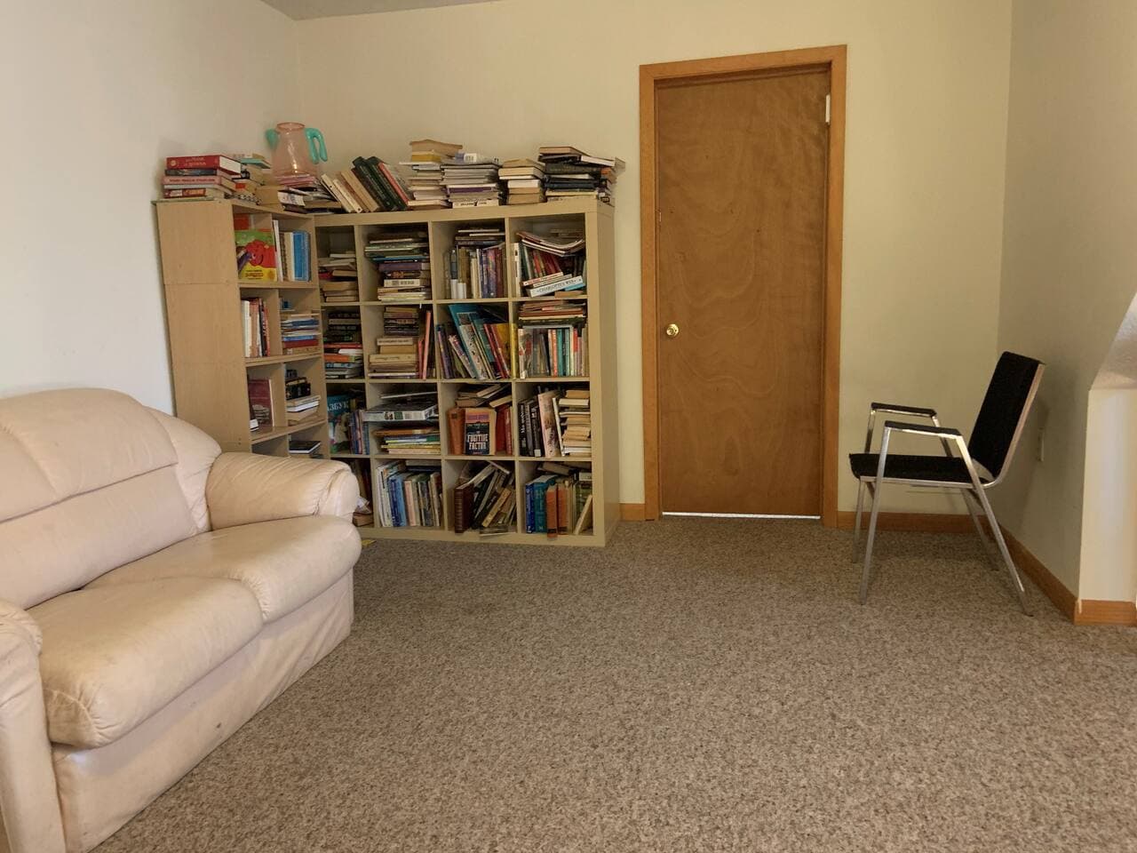3d Floor - Loft with plenty of books