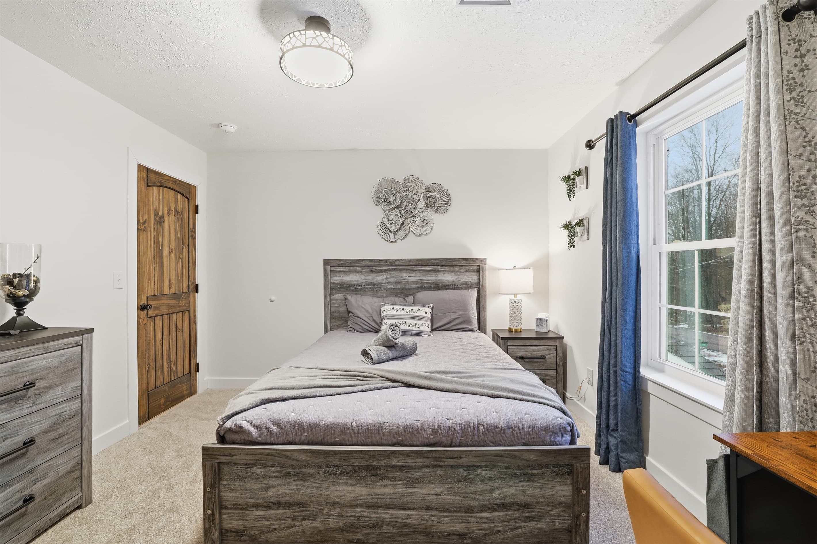 Bedroom 2 with queen bed