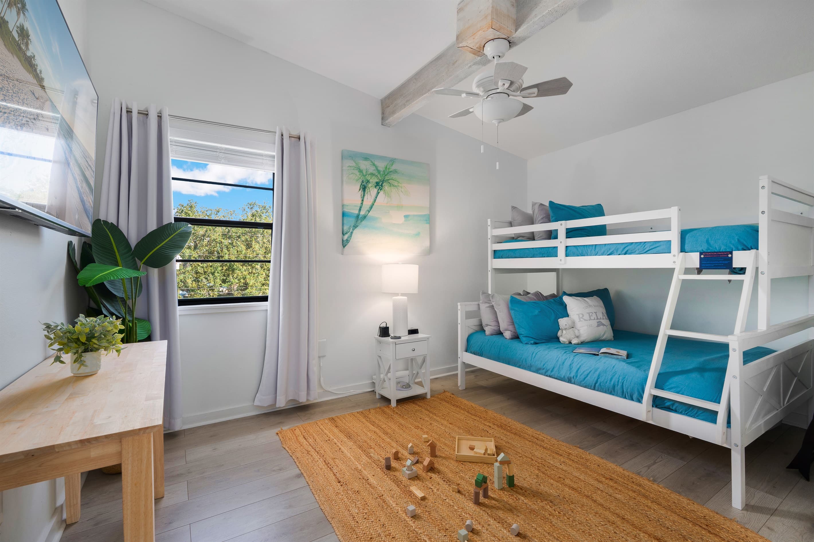 Twin-over-full bunk room, 50" smart TV   — perfect for kids, and groups. Bedroom 3 (3rd floor) 
