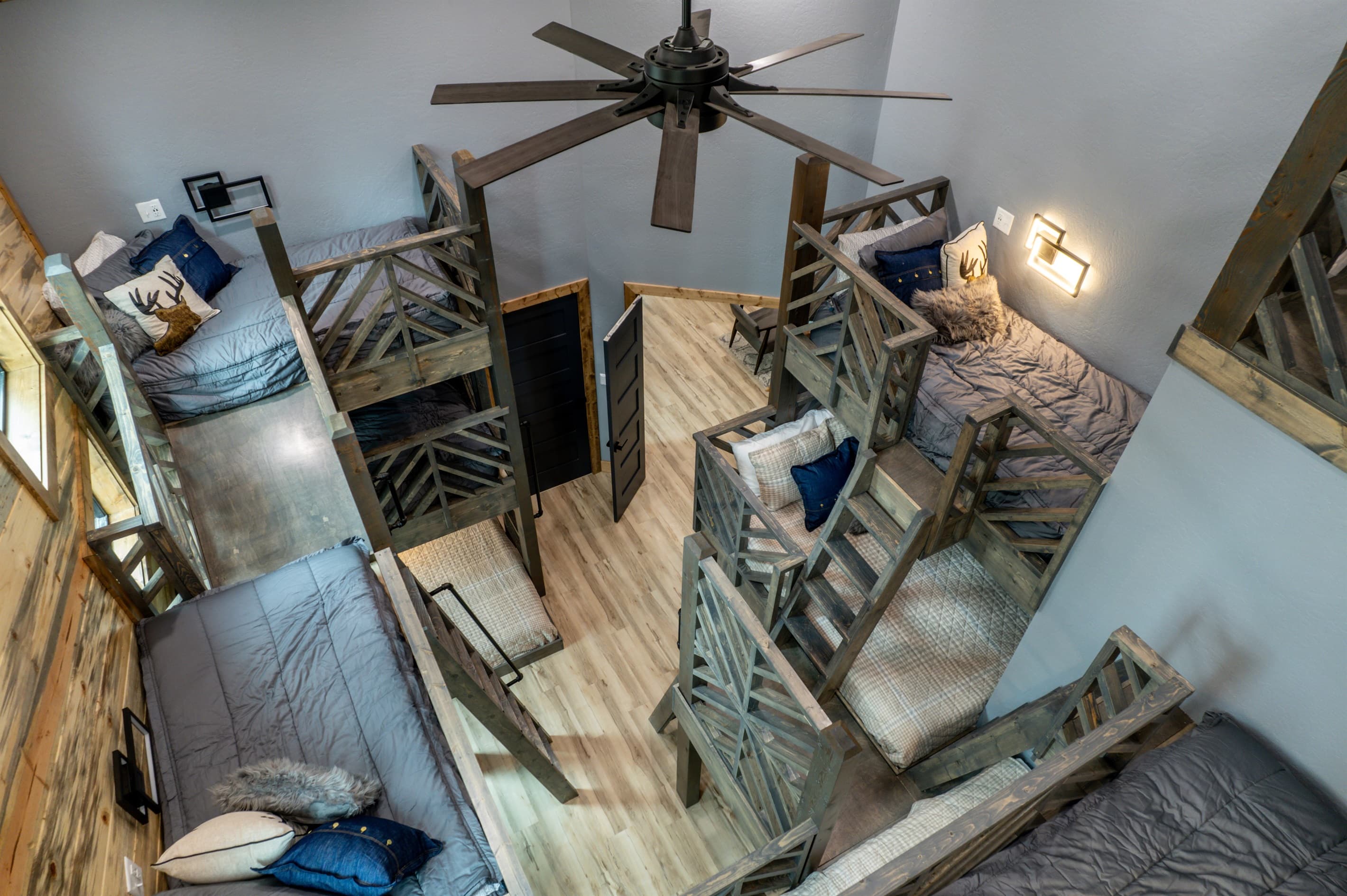 5 Queens & 5 Twin Beds