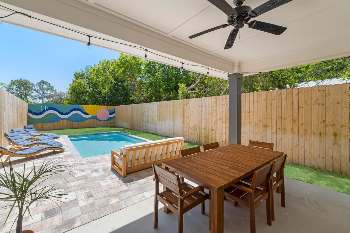A great area to host a gathering, hang out and share a meal together
