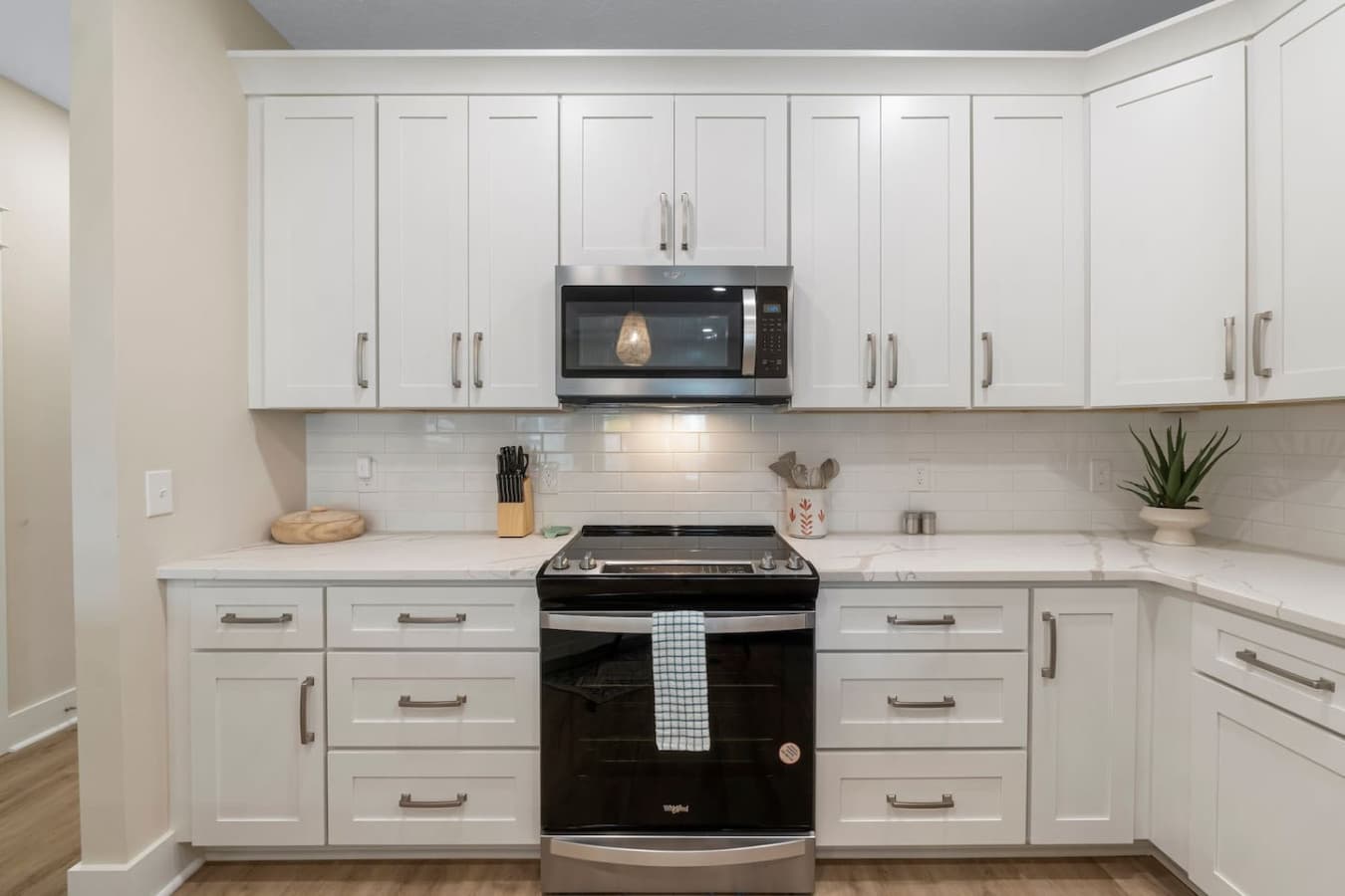 Whirlpool oven with 4 electric burners