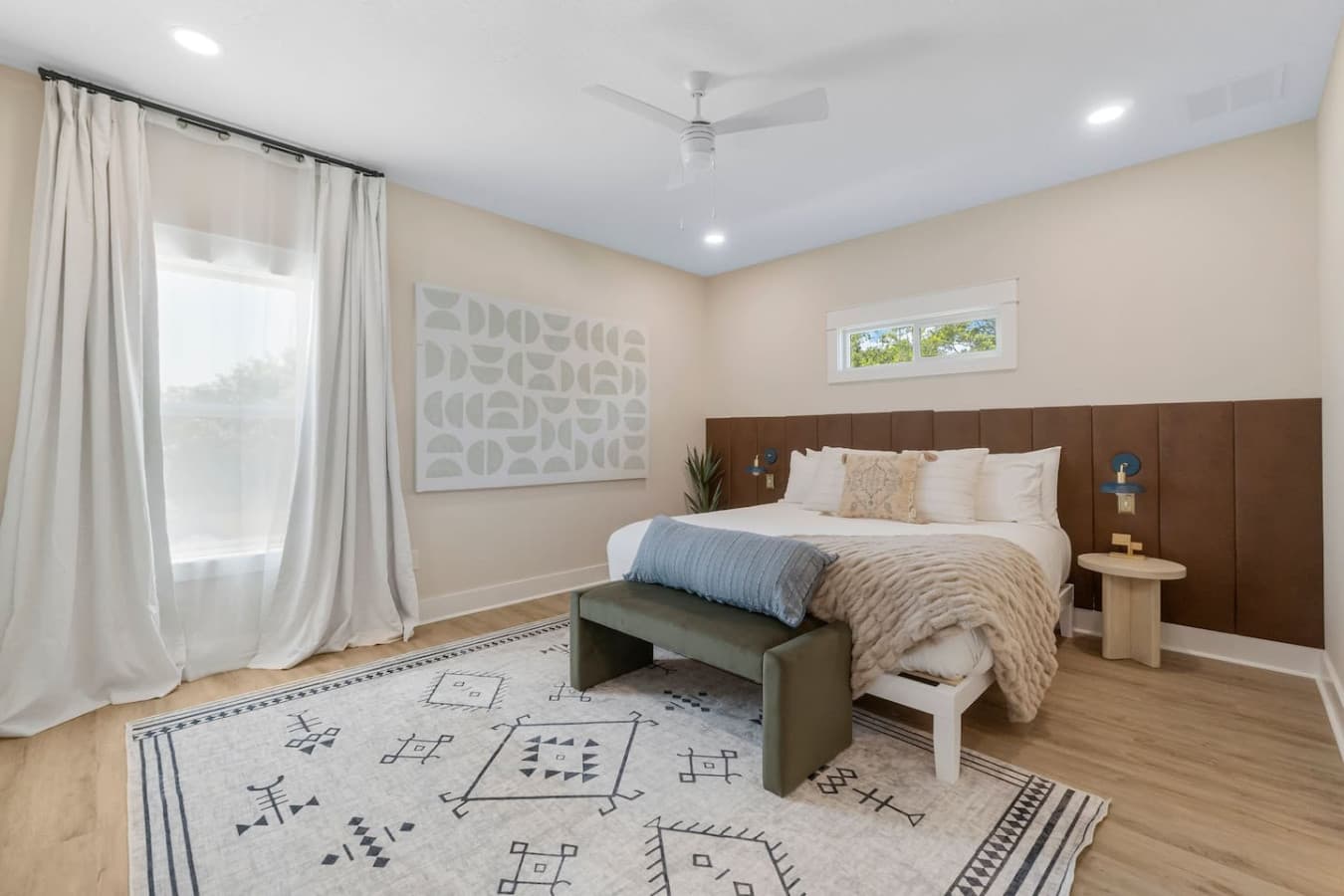 Upstairs King bedroom with en suite bathroom