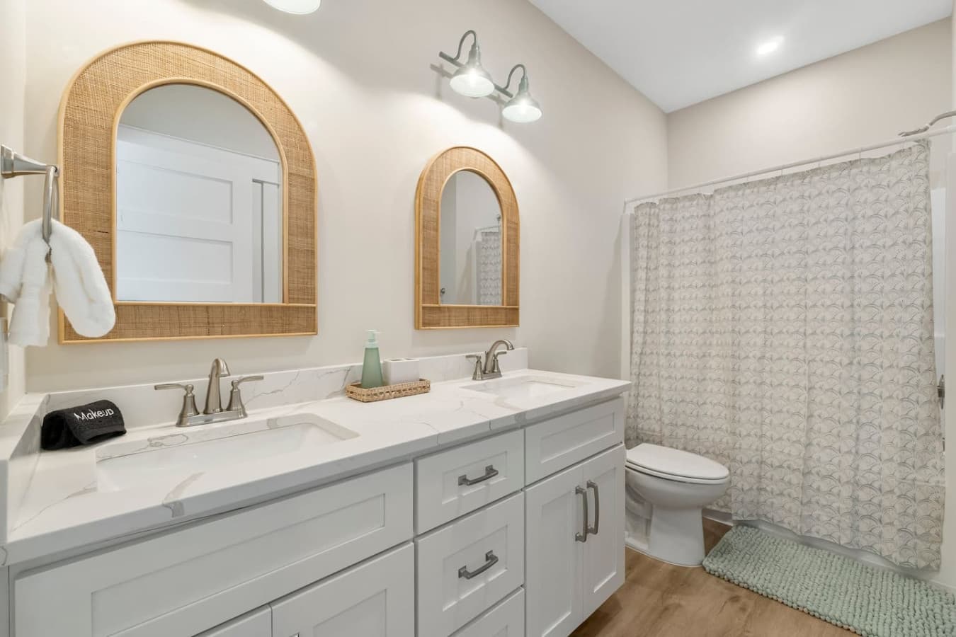 Jack and Jill Bathroom for the Queen Bedroom and Bunk Room