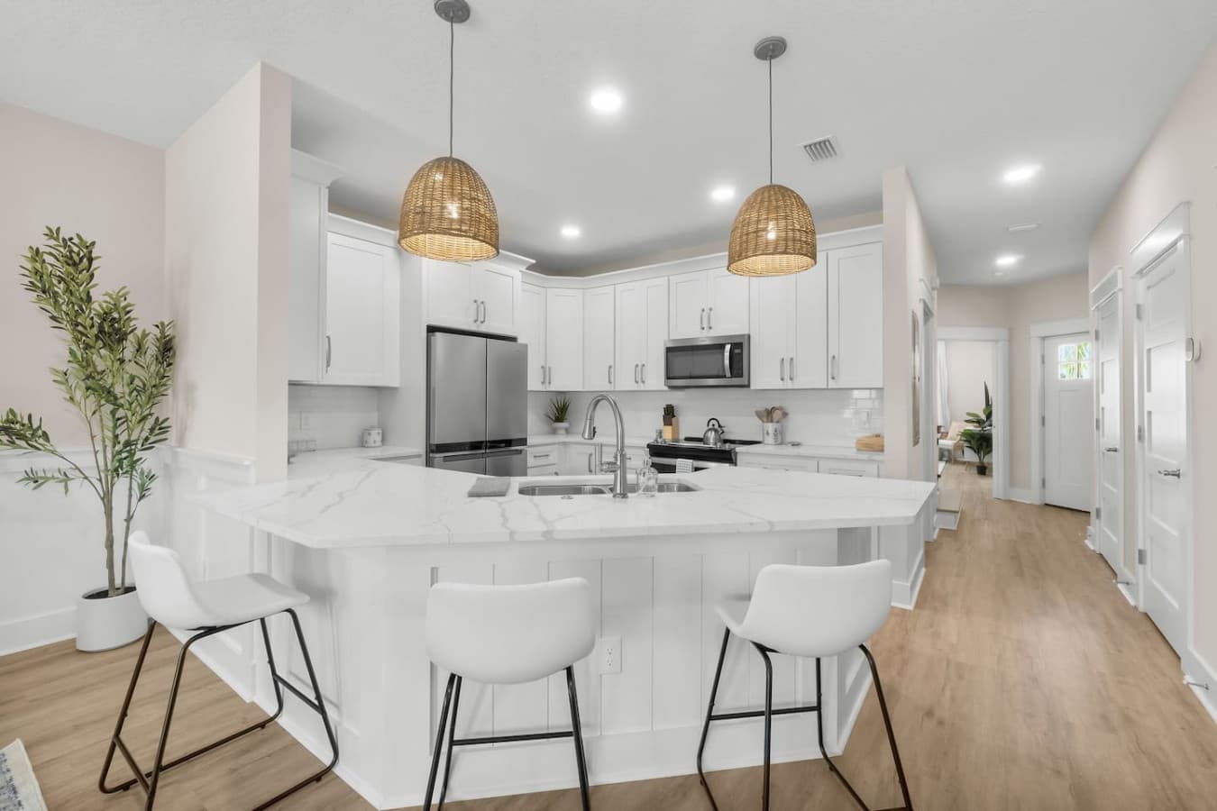 Bar seating for 4 in the kitchen