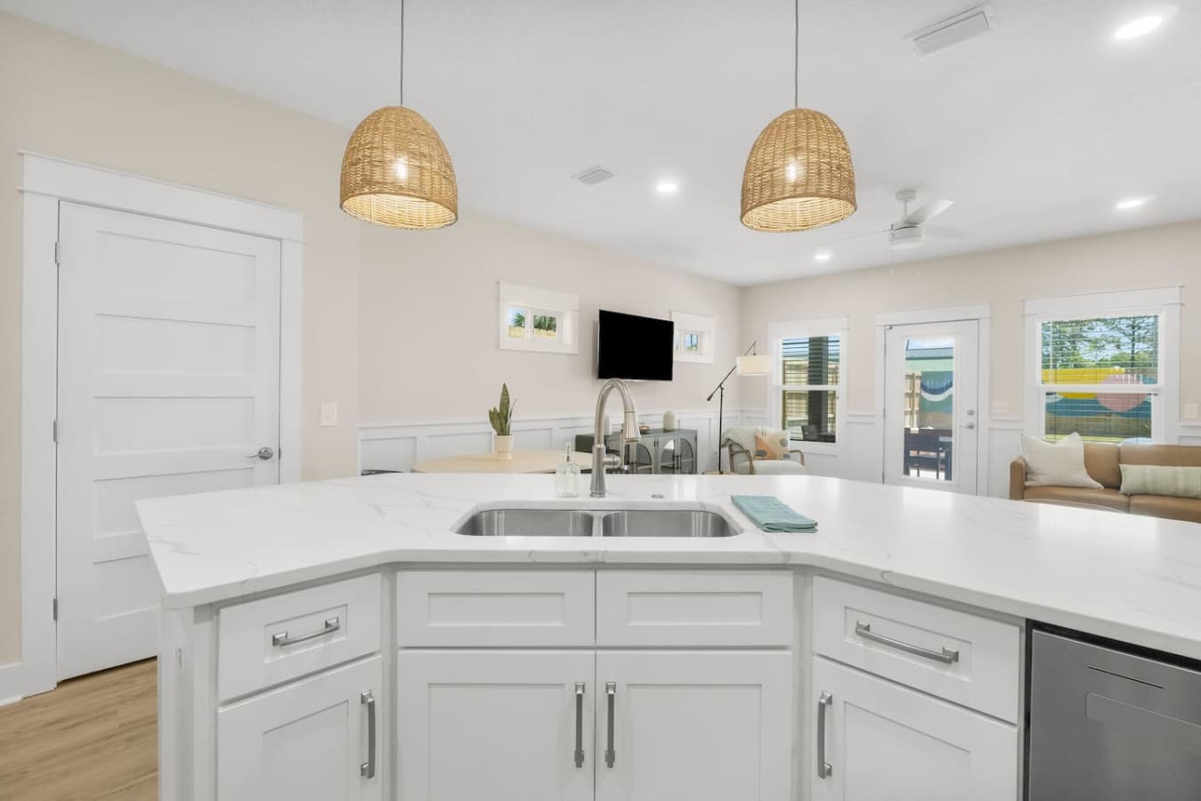 Full kitchen with porch and pool area just out the back door