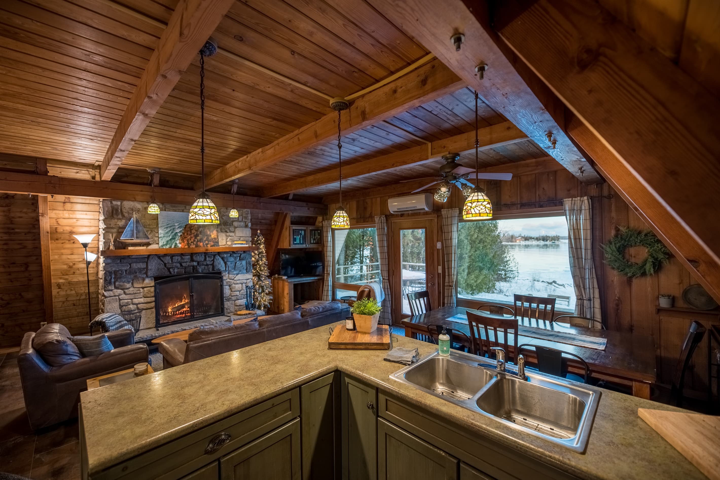 Full kitchen