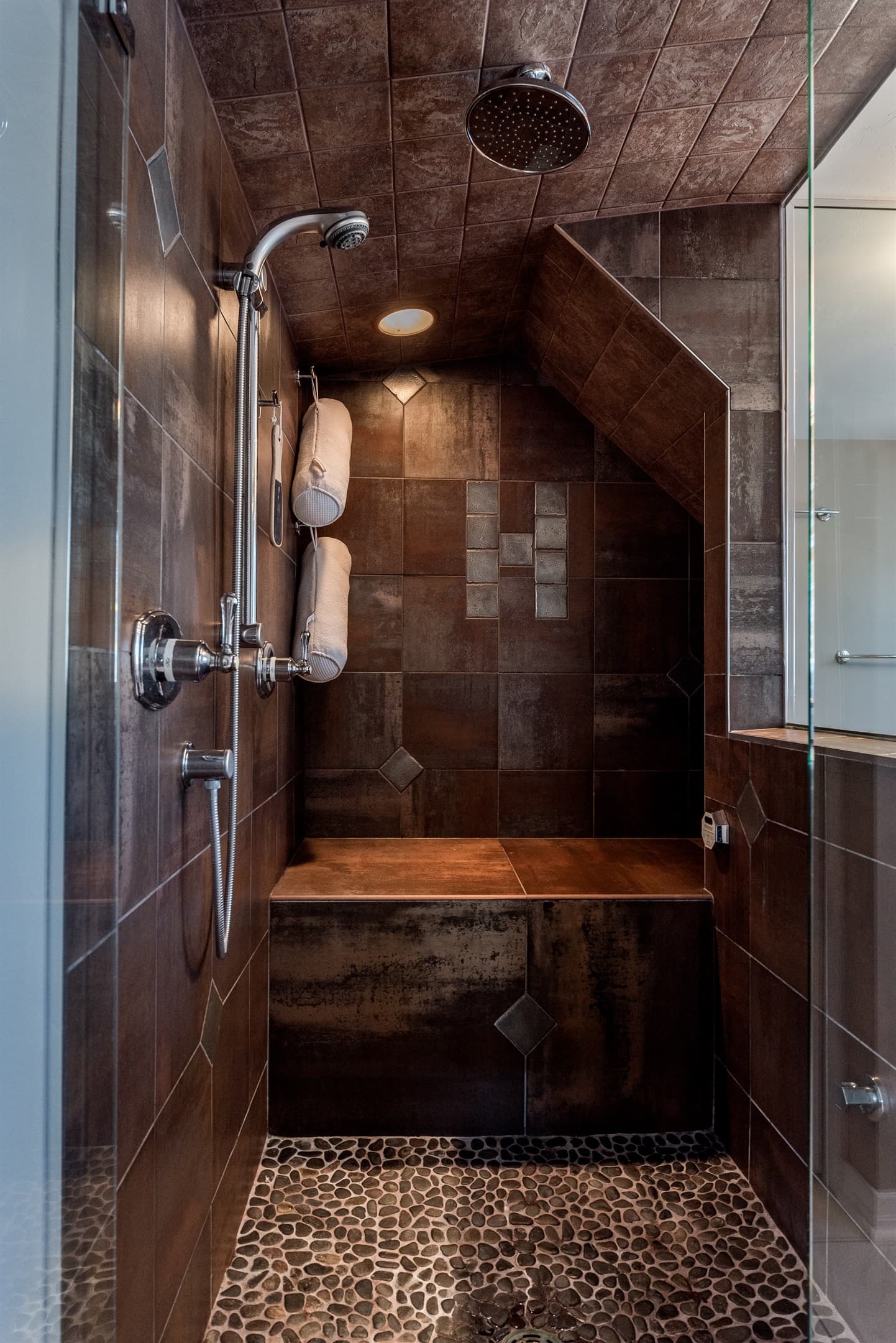 Enjoy a steam sauna in the upstairs full bathroom!