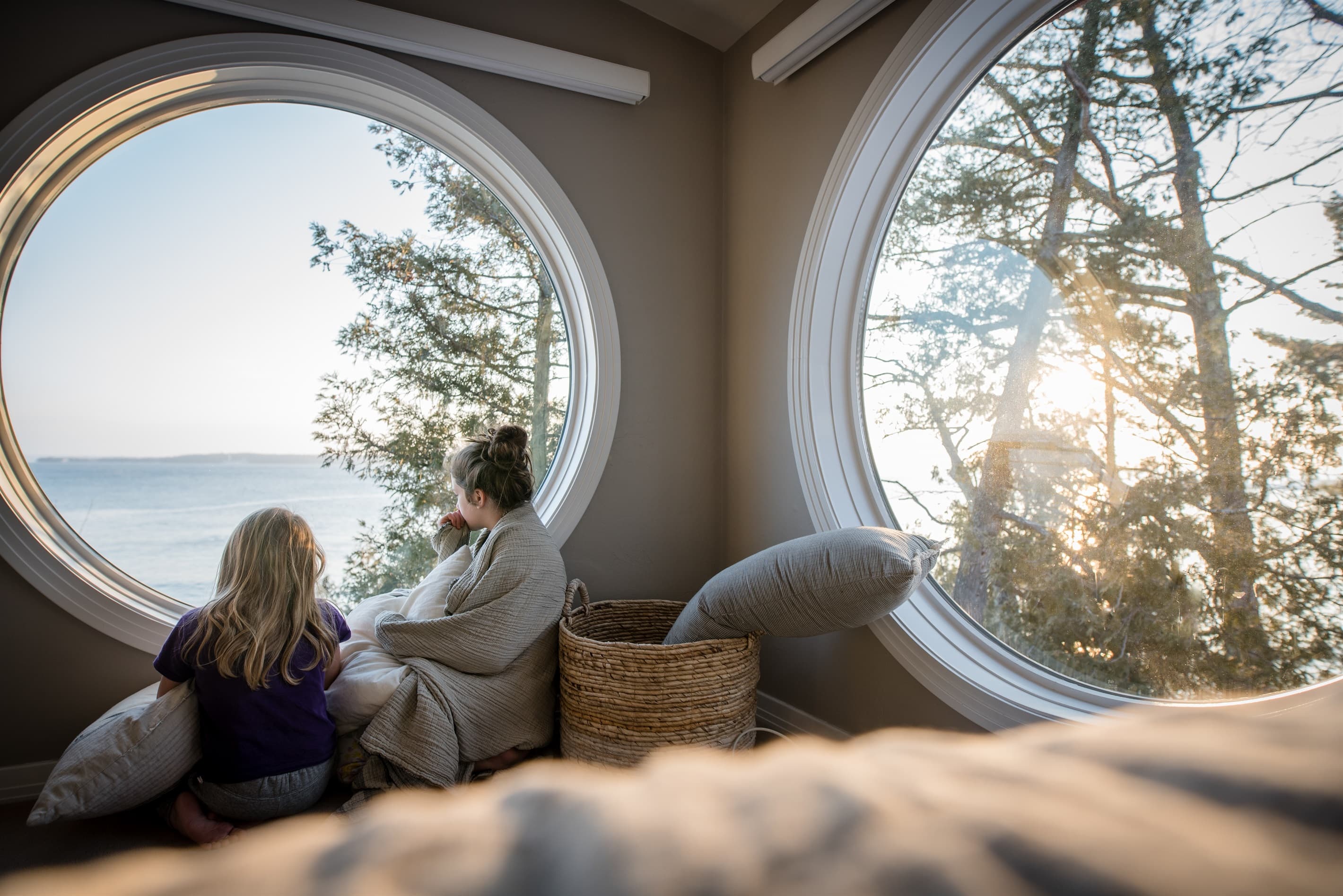 Amazing views out every single window. You'll feel like you're on a boat, portholes and all!