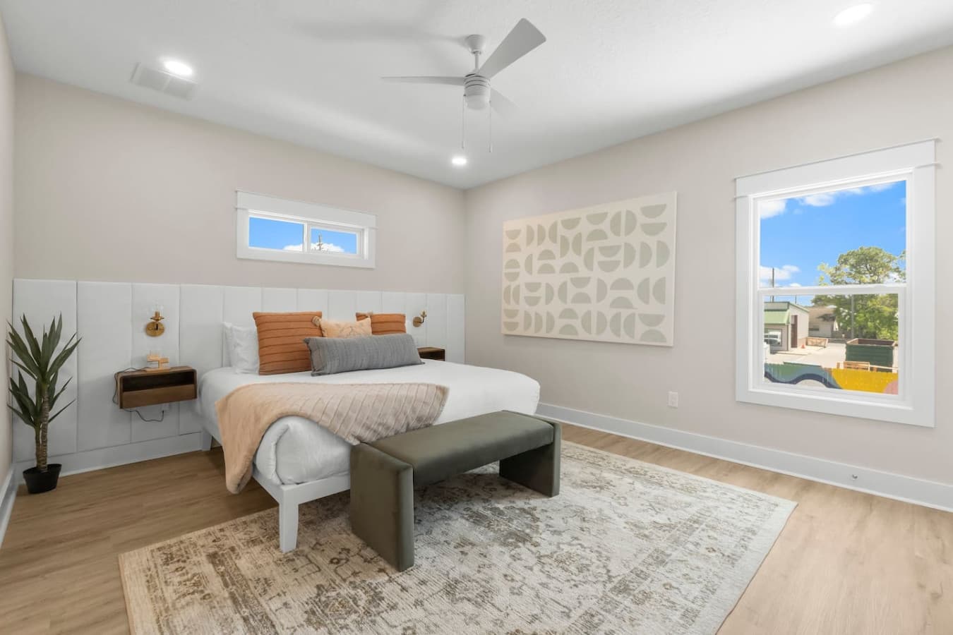 Upstairs King bedroom with en suite bathroom