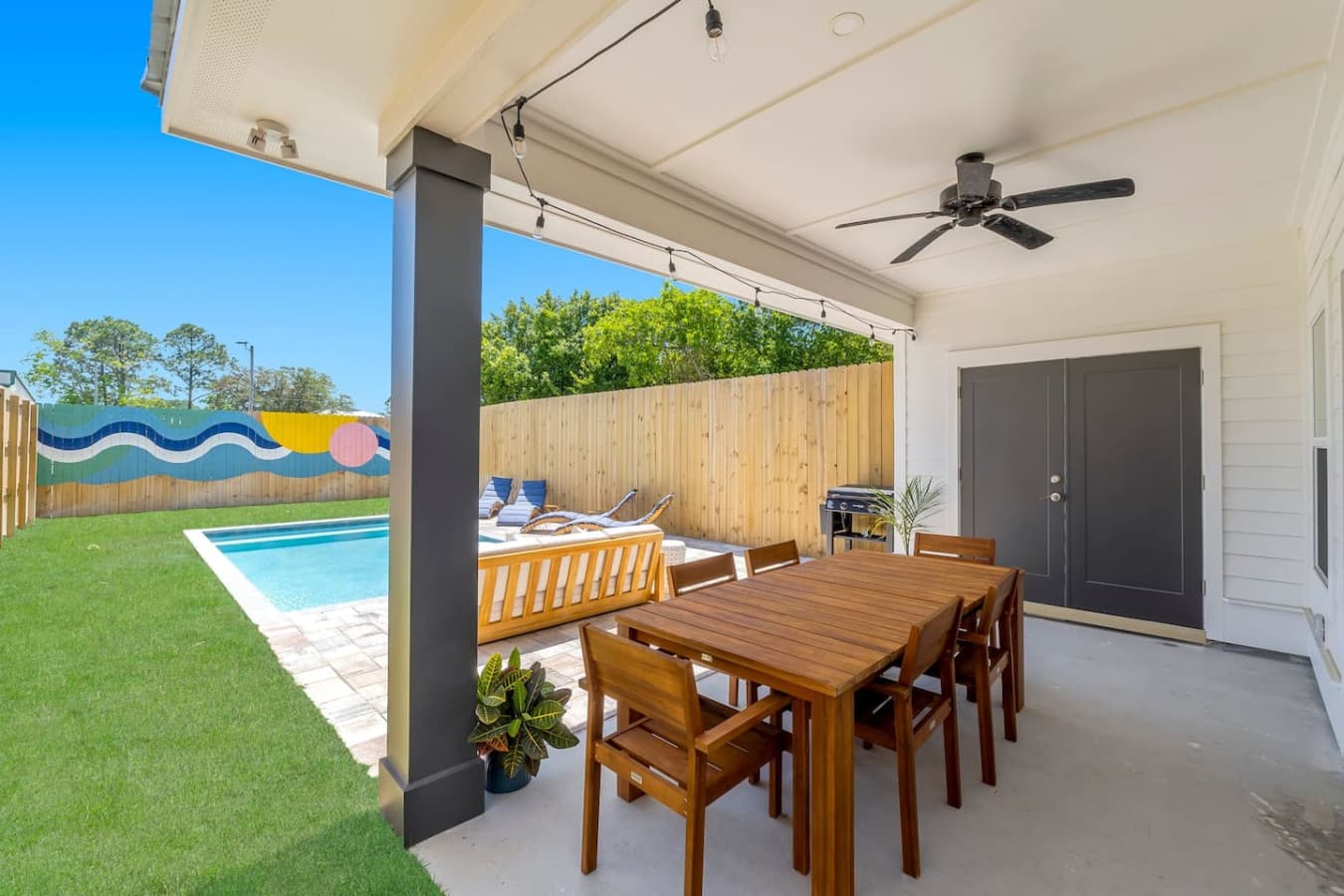 A great area to host a gathering, hang out and share a meal together