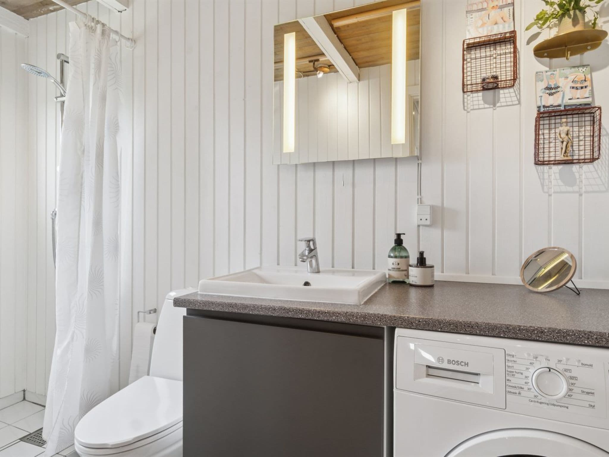 Bathroom / Wellness