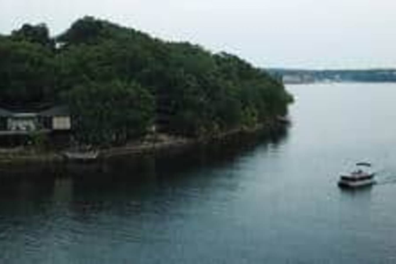 Escape to Lake of the Ozarks Enjoy private lake access, perfect for a relaxing getaway.