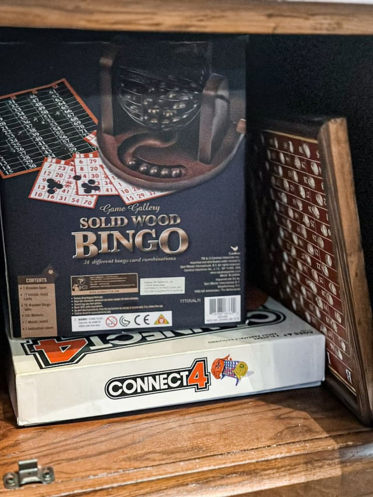 After a day on the water, wind down with your favorite board games and quality time indoors. Because the best memories are made around the table!