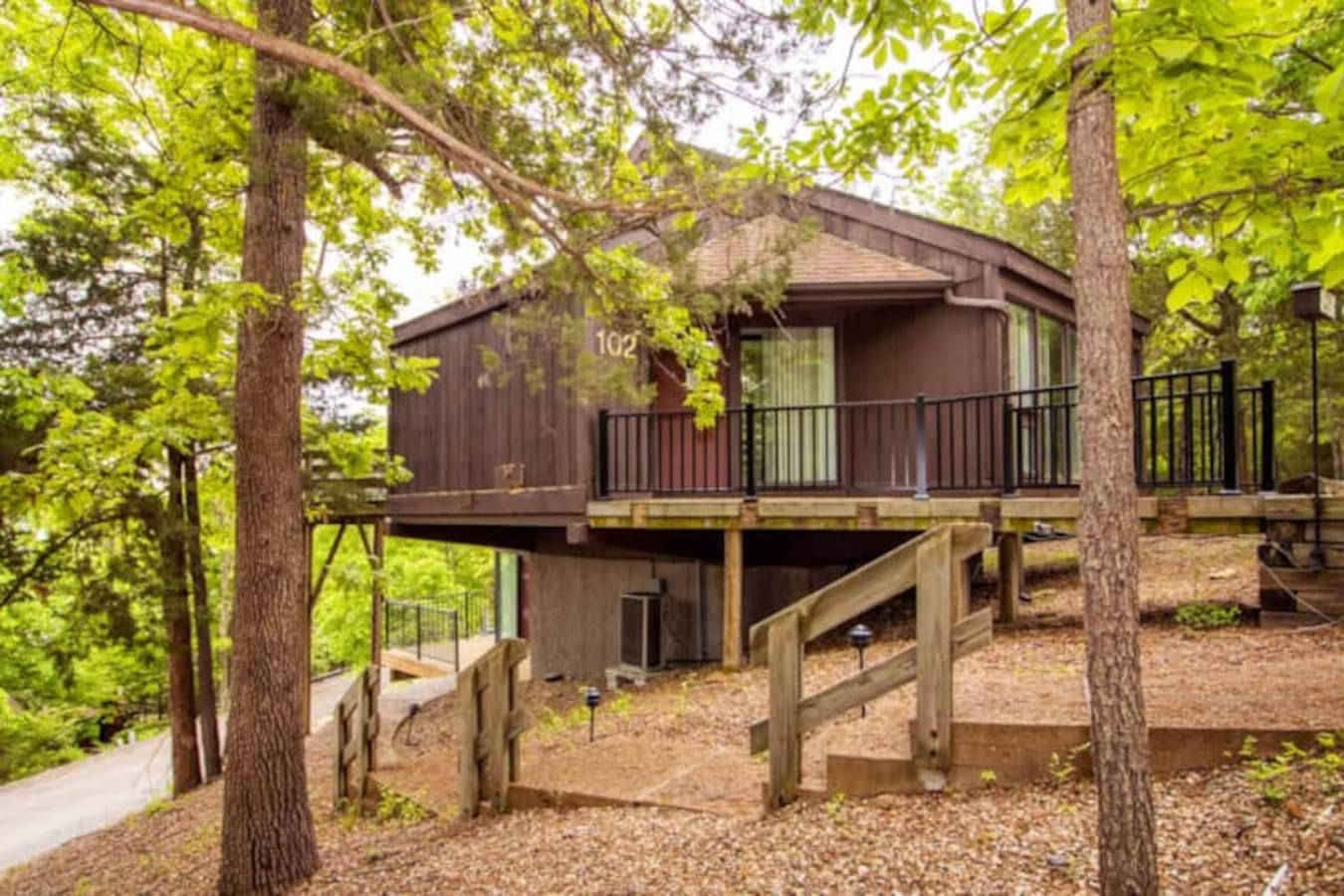 "Your ideal getaway begins at Treeloft Villa 102! Enjoy the distinctive design and tranquil surroundings of Treetop Village in the Four Seasons area."