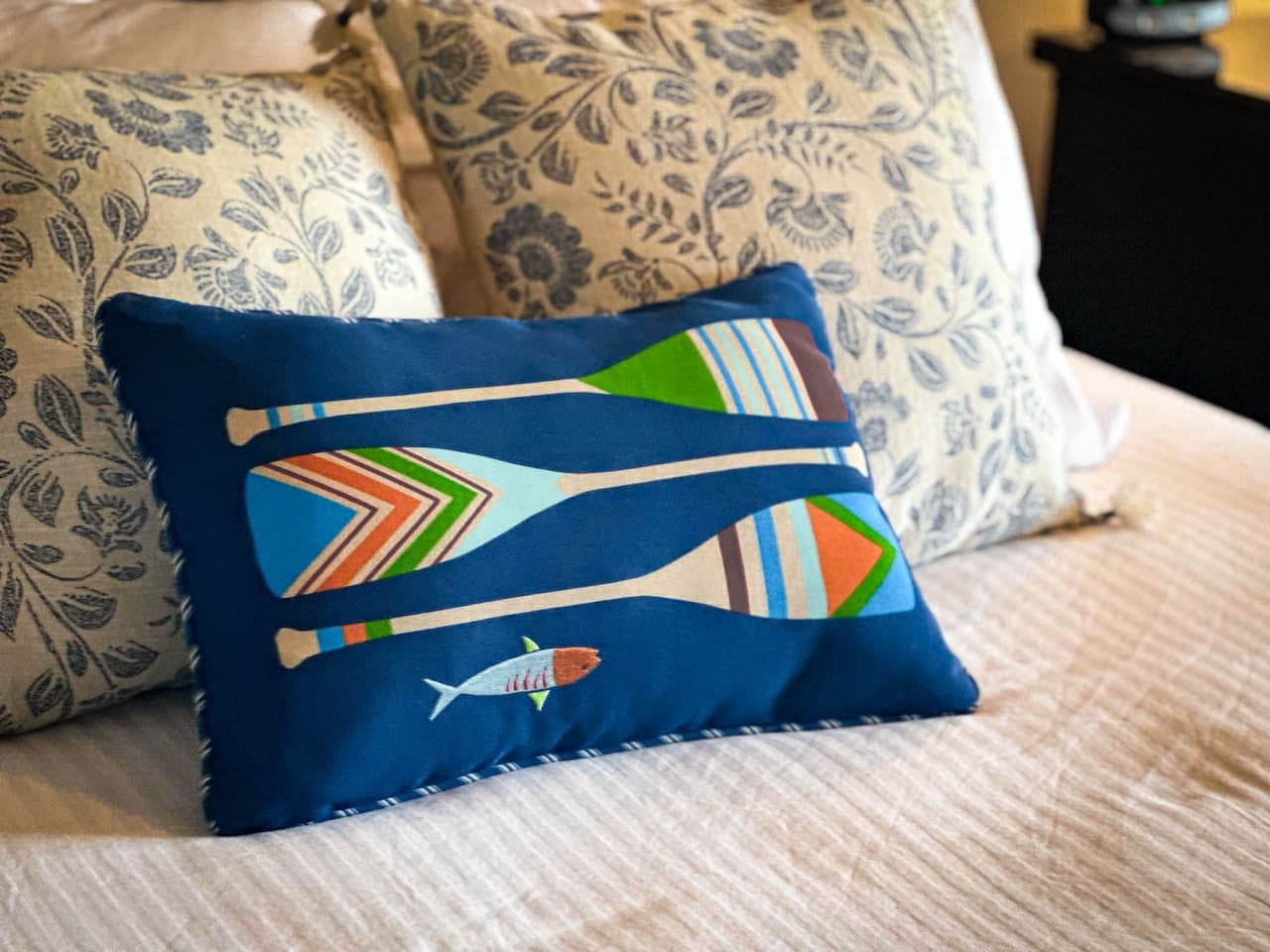 It’s all in the details—fun, vibrant touches reflect the spirit of lake life and leisure.